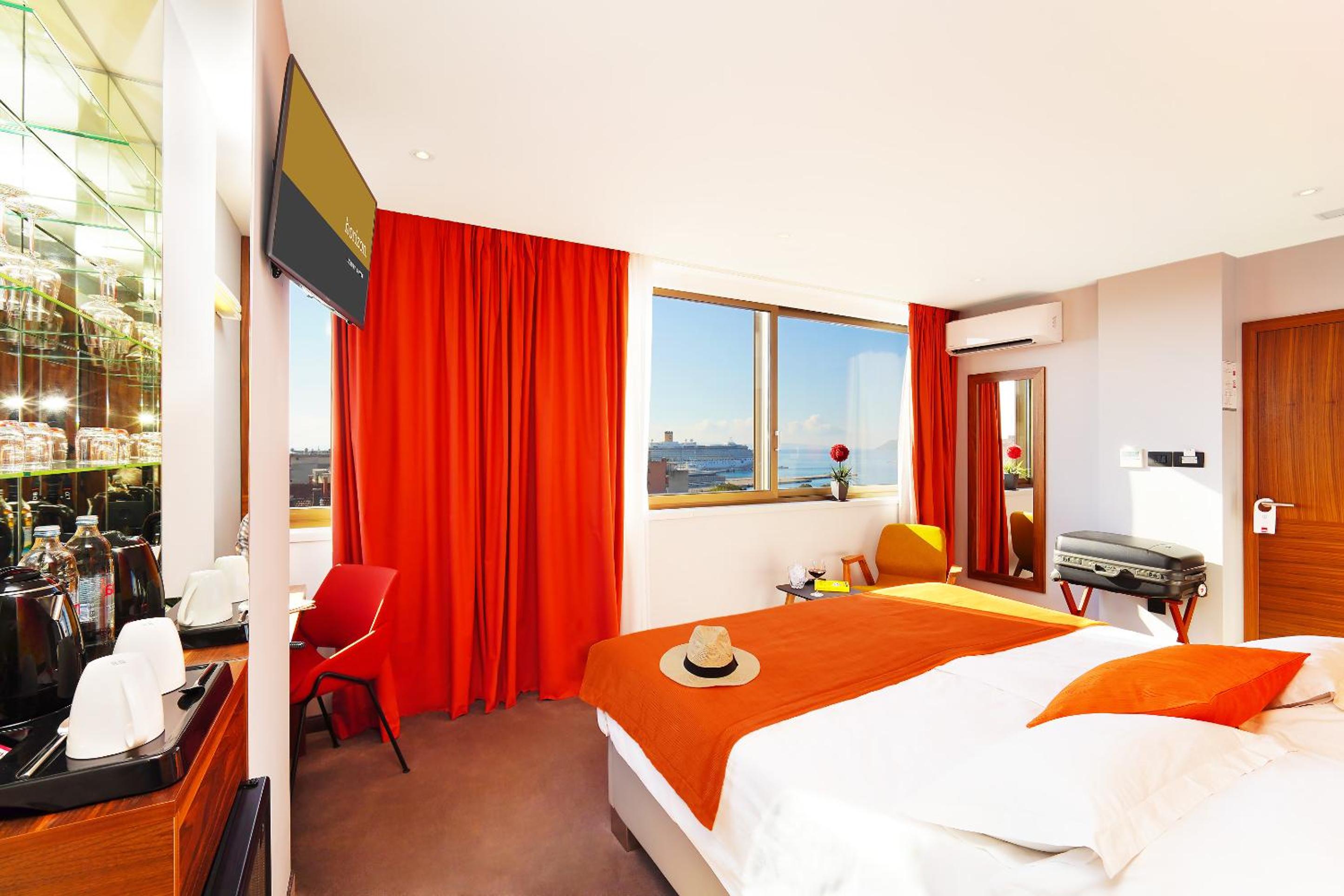Superior Double or Twin Room with Sea View - Photo 3