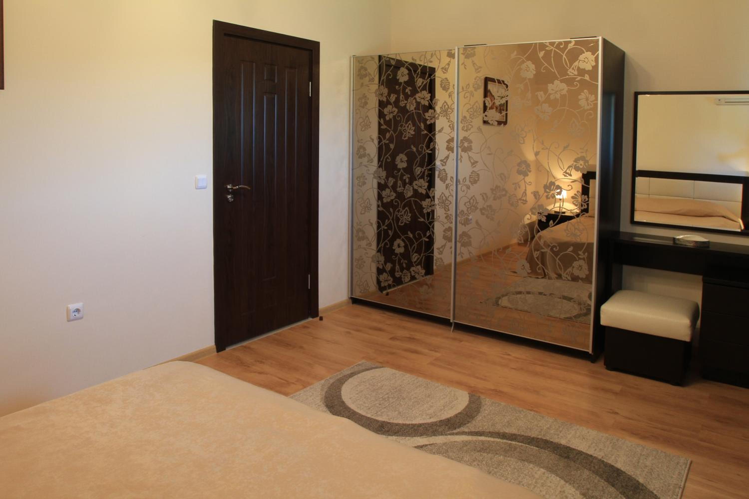 Apartment with Park View photo 3