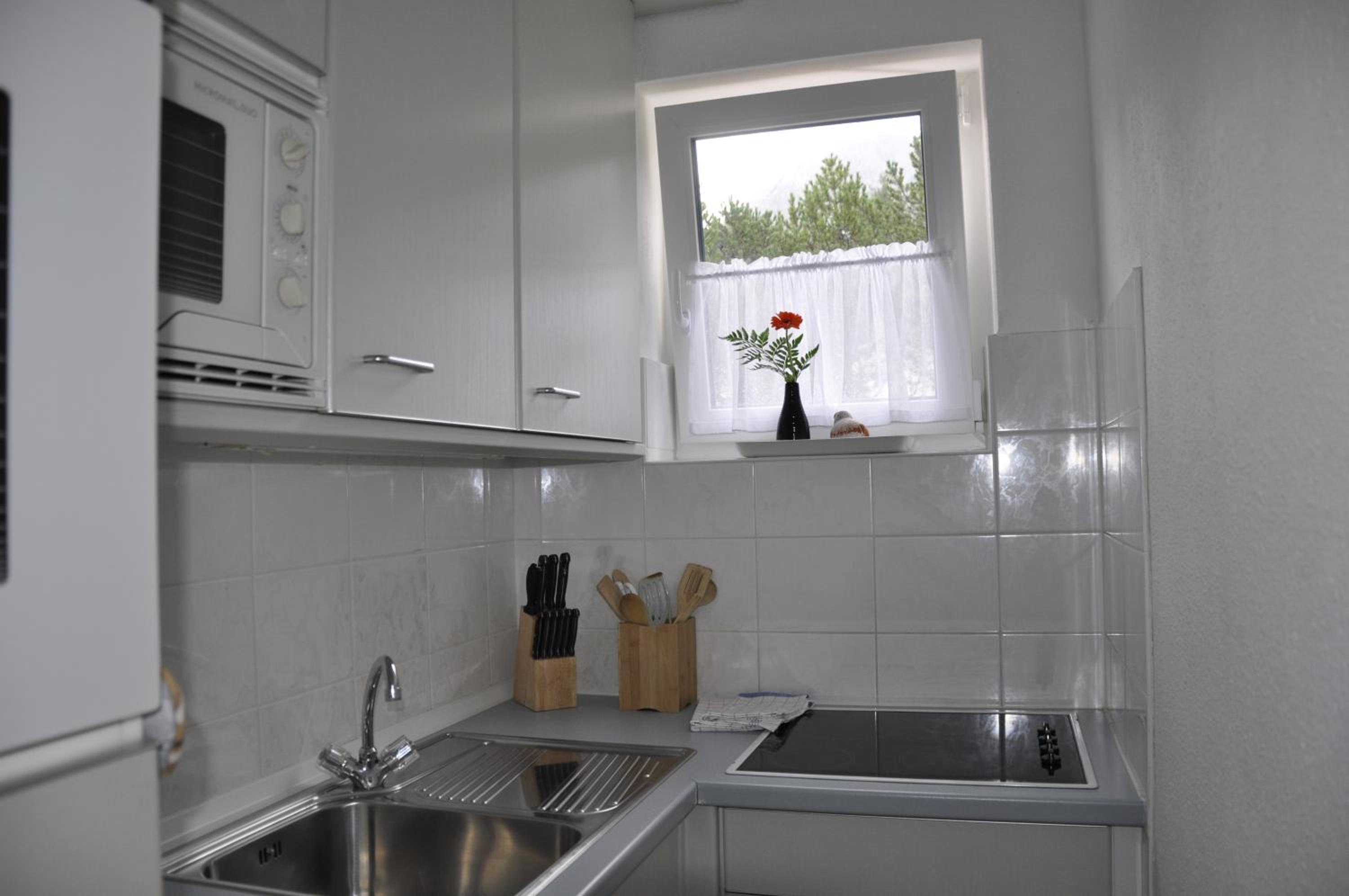 Two-Bedroom Apartment (7 Adults) photo 2