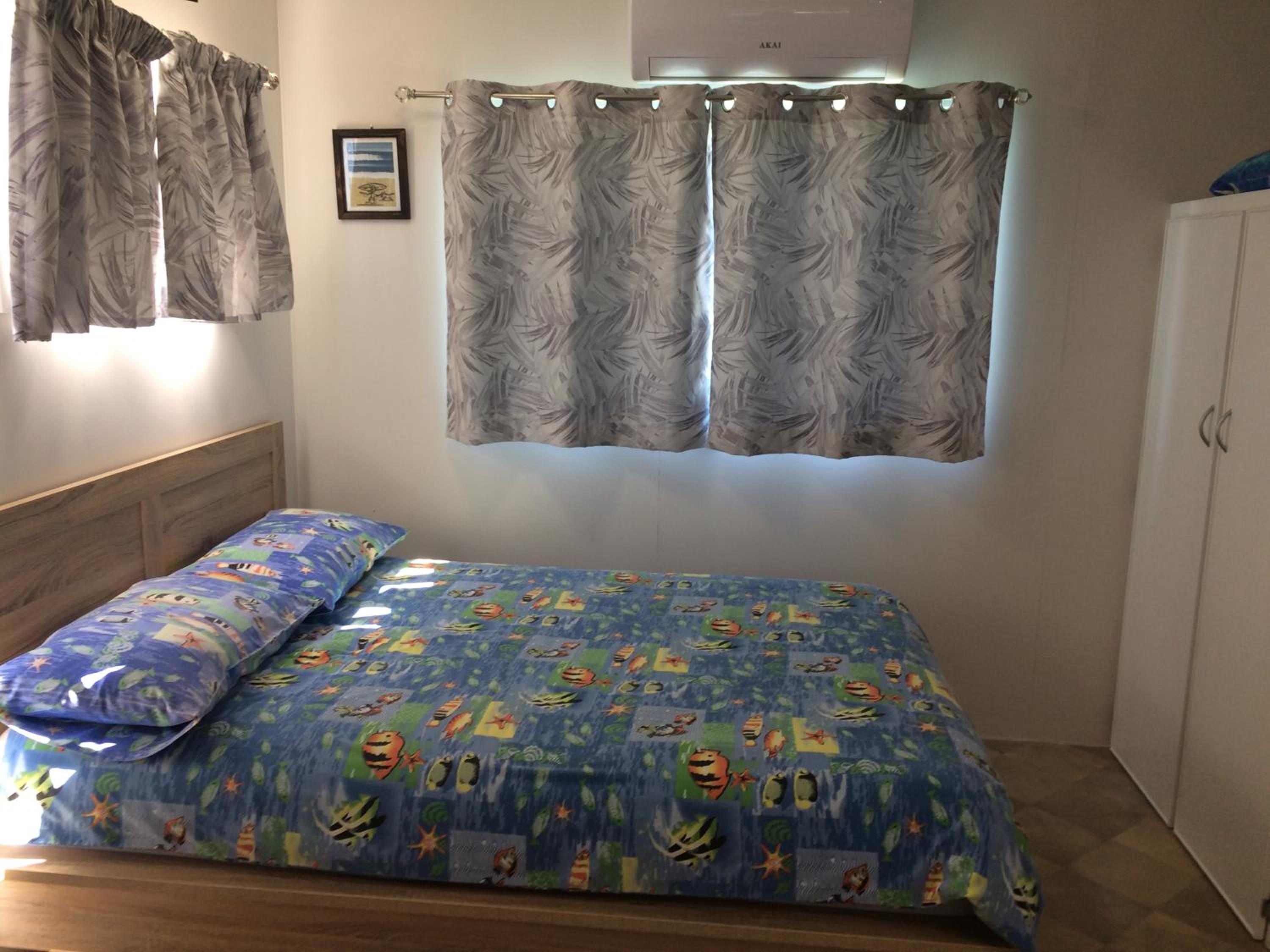 One-Bedroom Cabin must use Shared Bathroom - Berth 6 photo 1