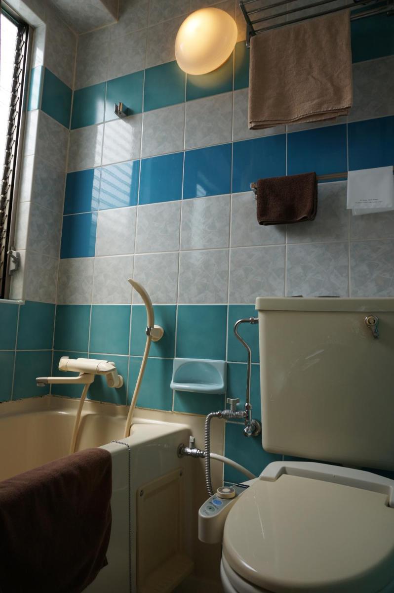 Twin Room - Non-Smoking photo 2