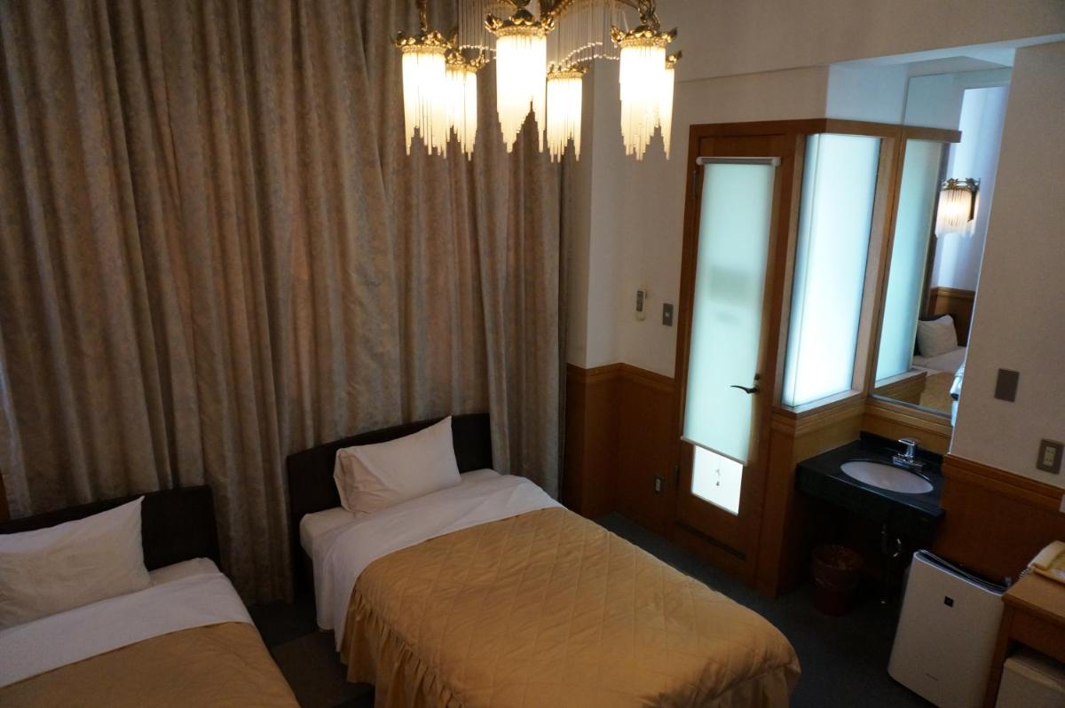 Twin Room - Non-Smoking photo 1