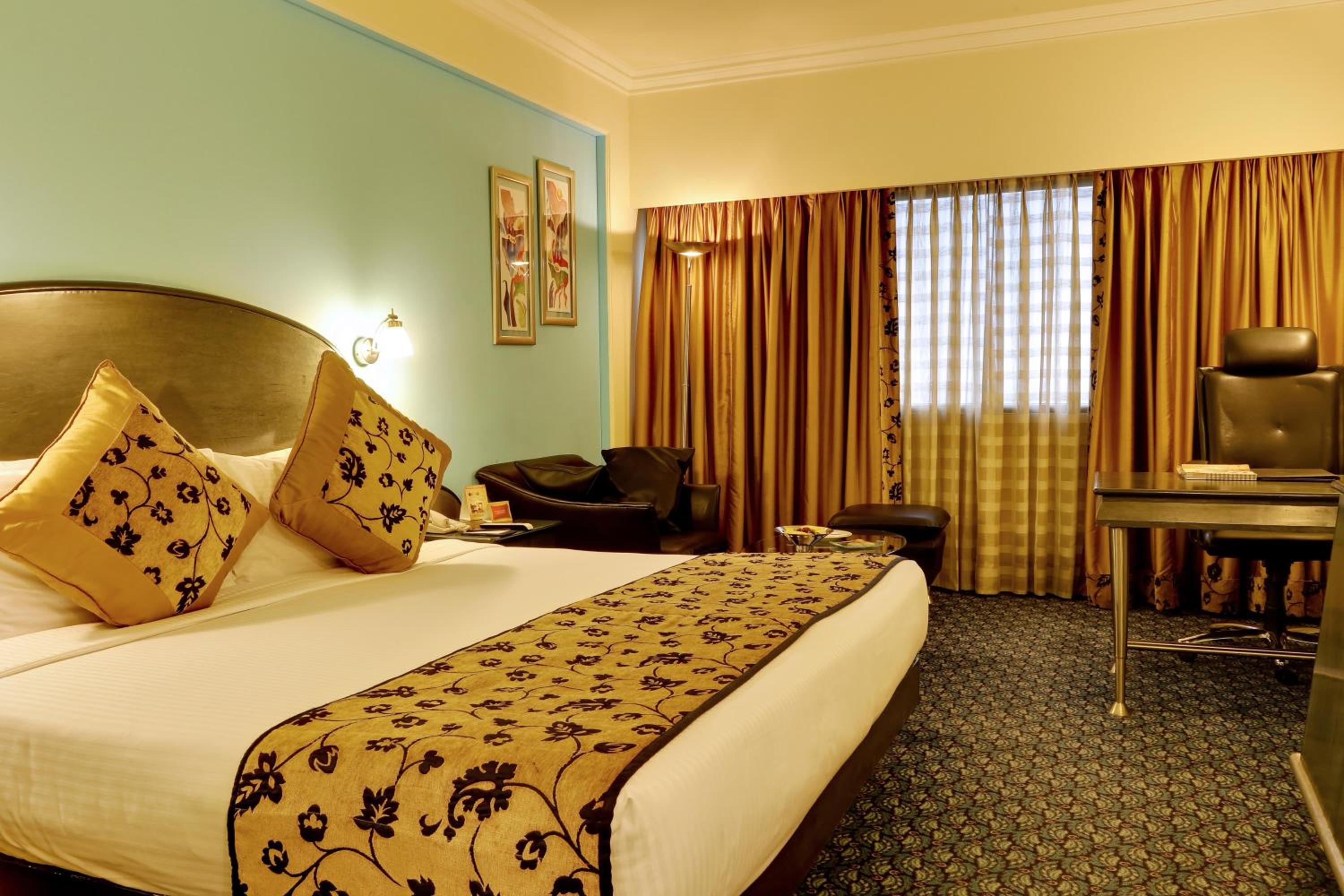 Club Room with complimentary breakfast, 15% Discount on F&B  - Photo 6