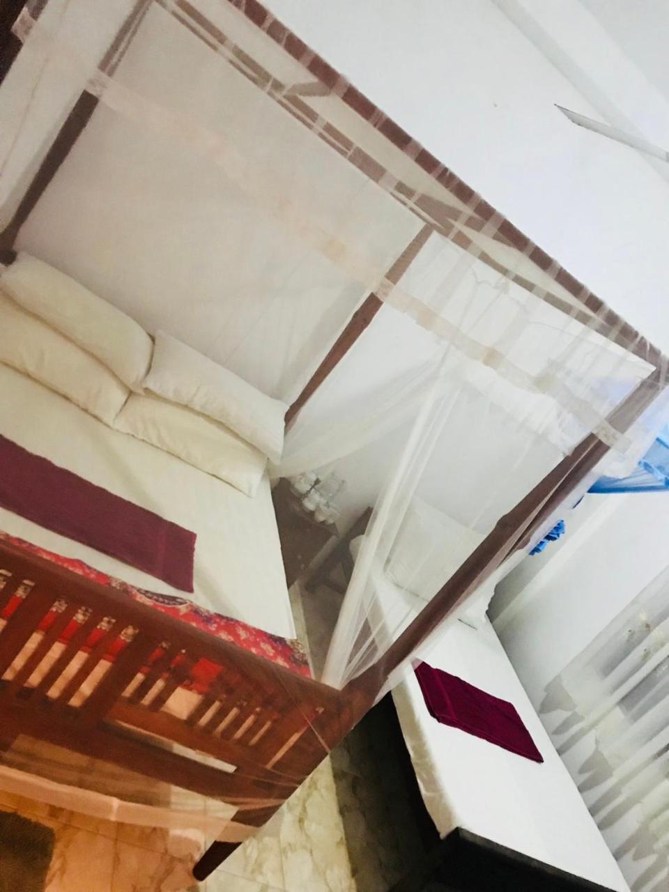 Queen Room photo 1