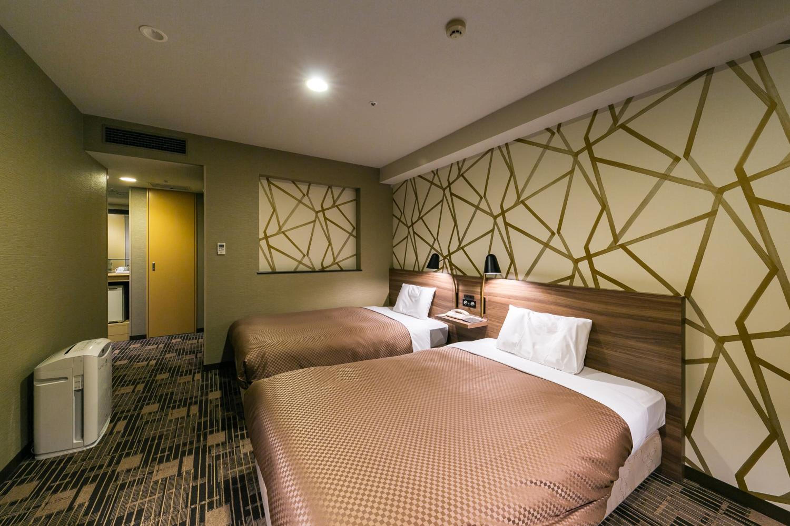 Deluxe Twin Room - Non Smoking - Photo 4