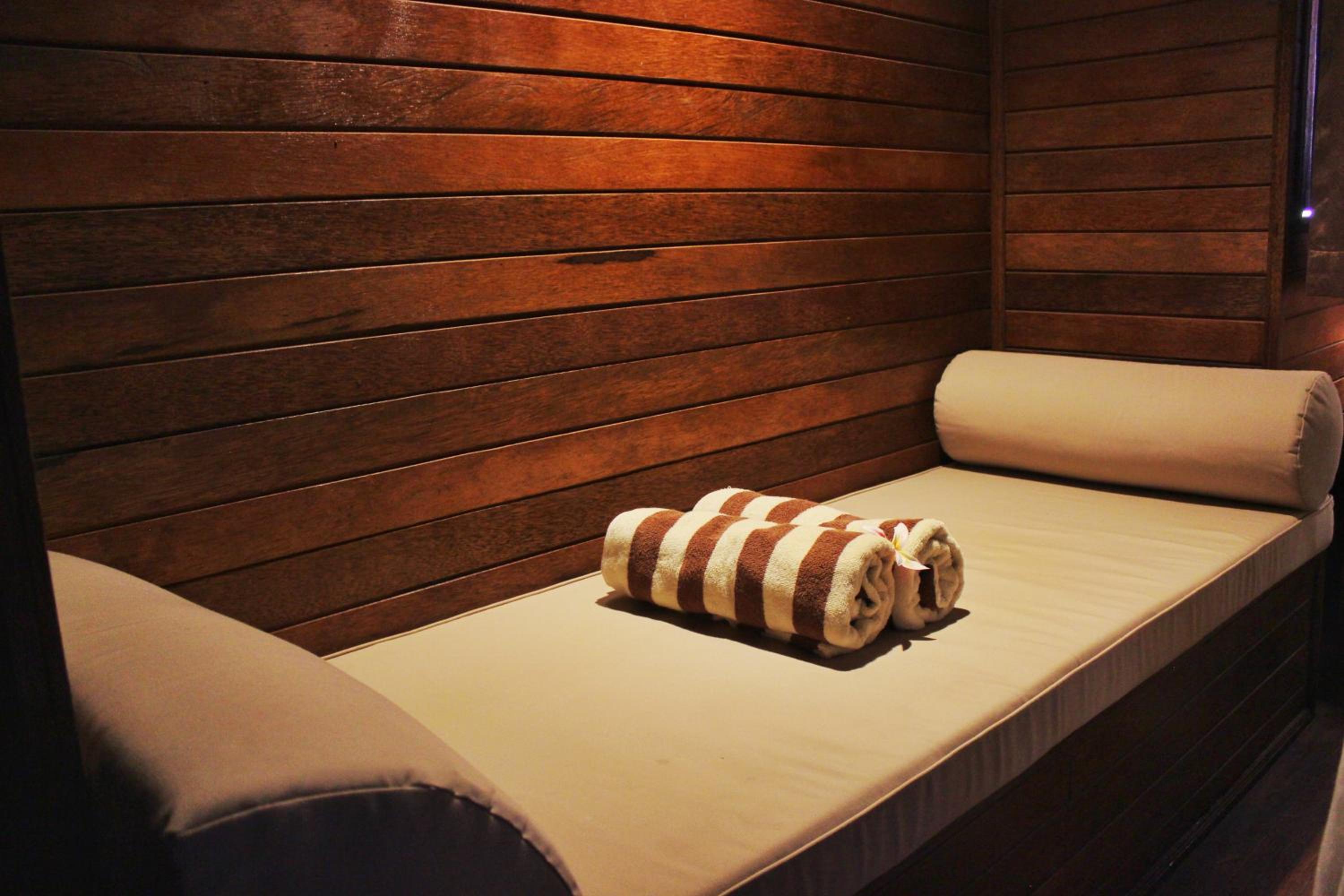 Deluxe Double Room - Photo 21