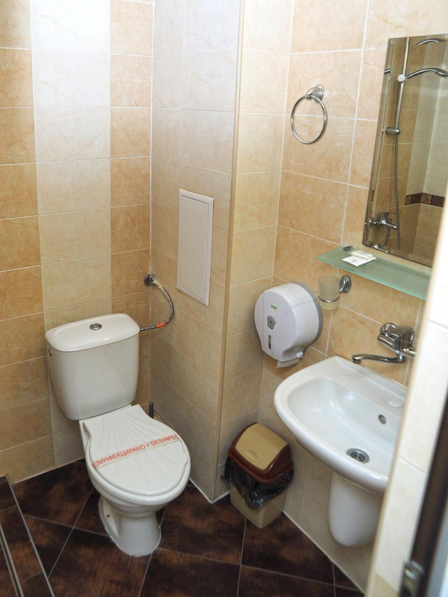 Standard King Room photo 3