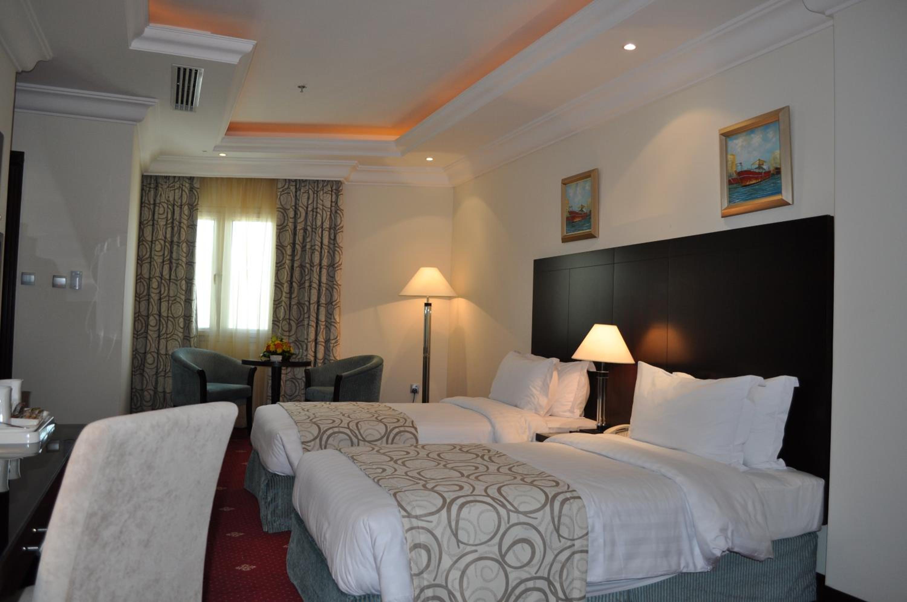 Standard Twin Room - Photo 3