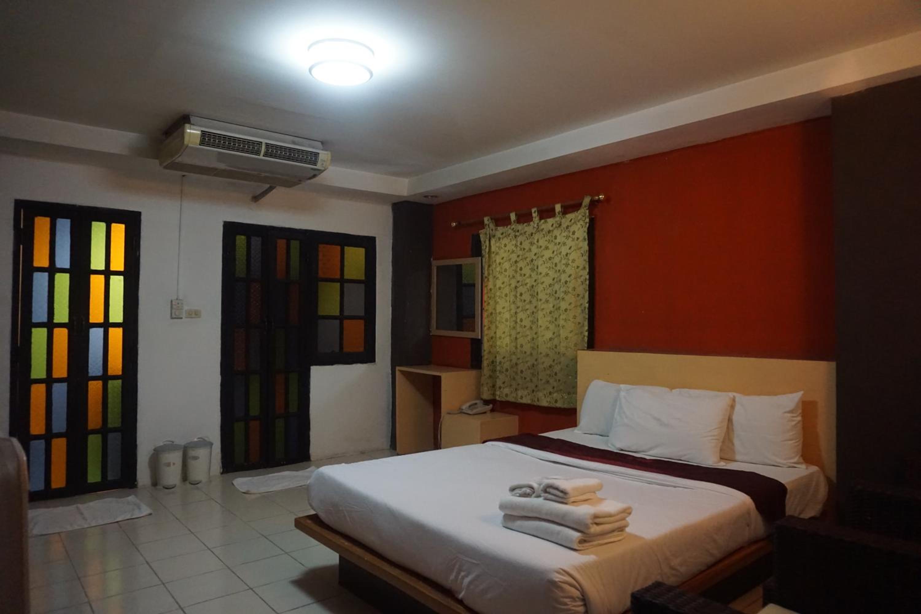 Deluxe Double Room - Photo 12