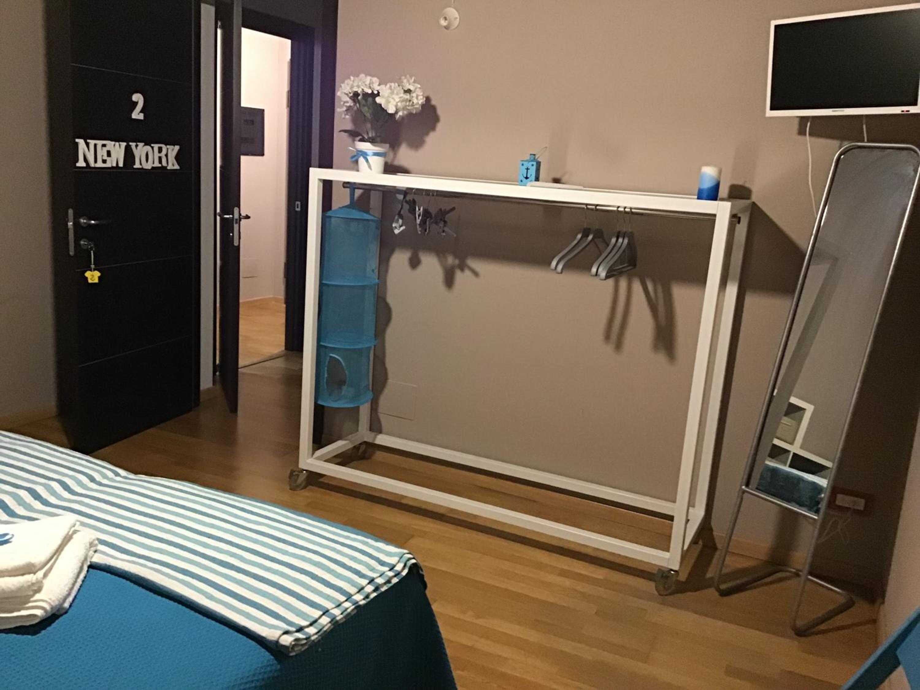 Double or Twin Room with Shared Bathroom photo 1