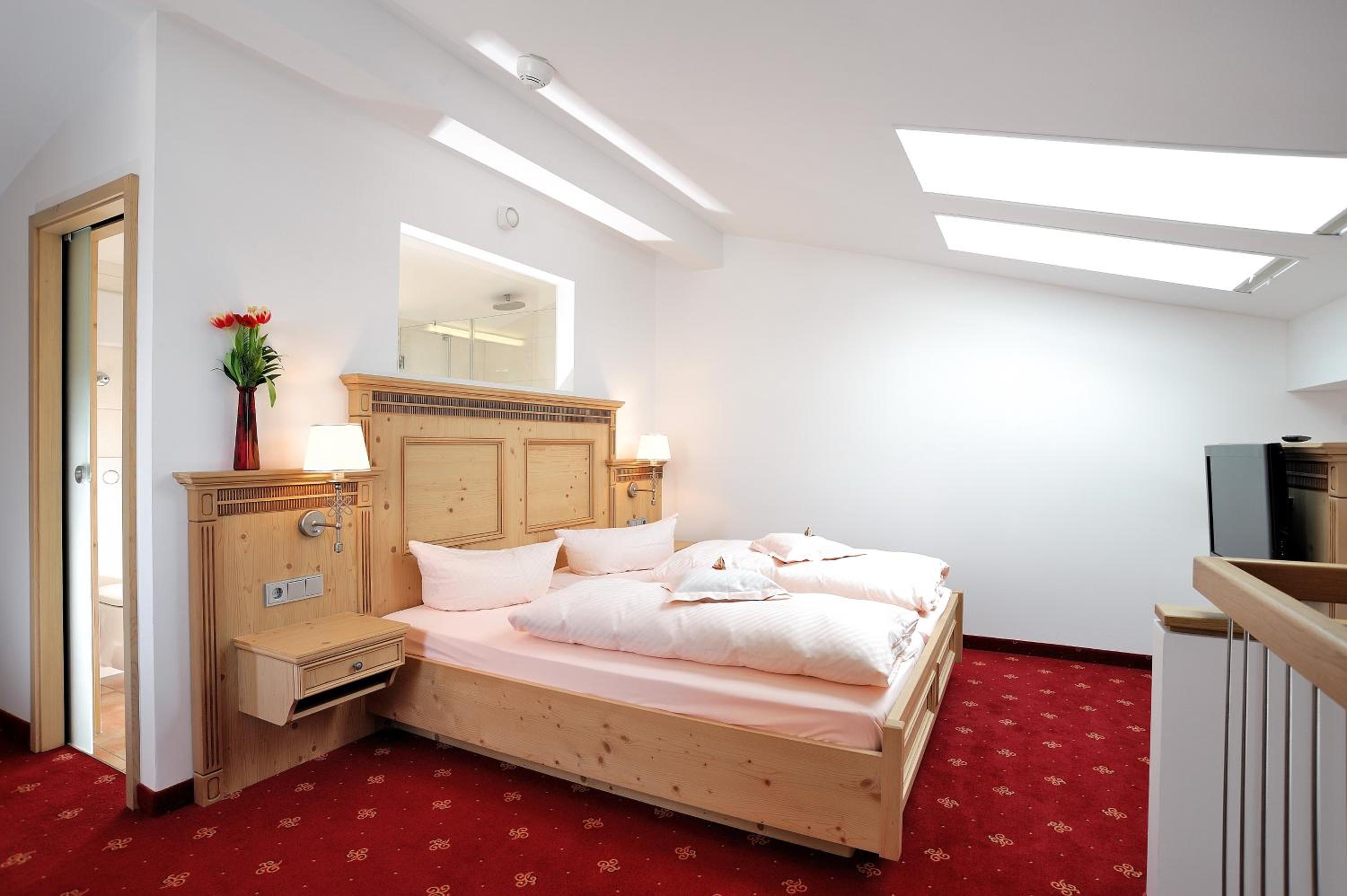 Junior Suite with Mountain View - Photo 3