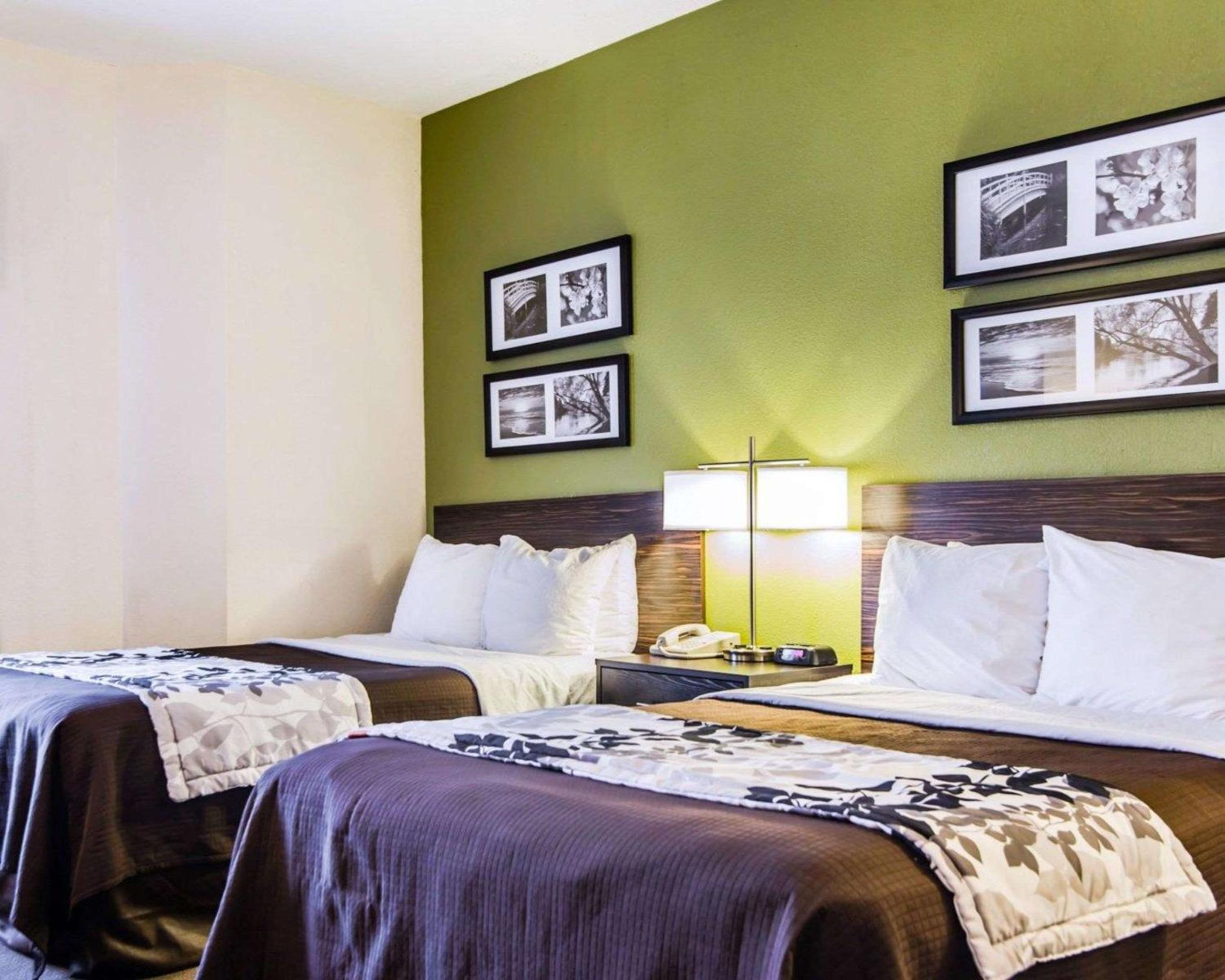 Double Room with Two Double Beds - Non-Smoking - Photo 2