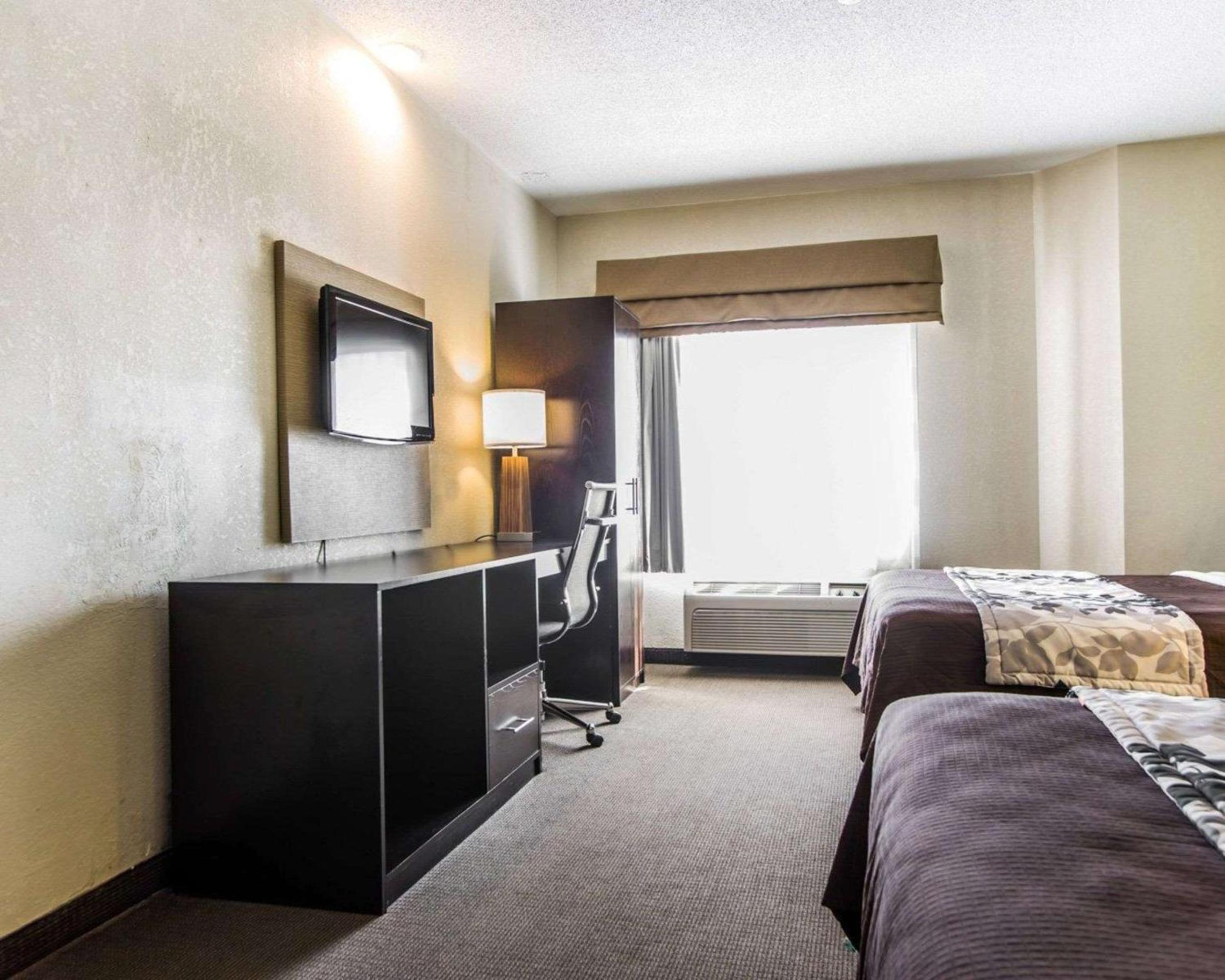 Double Room with Two Double Beds - Non-Smoking - Photo 3