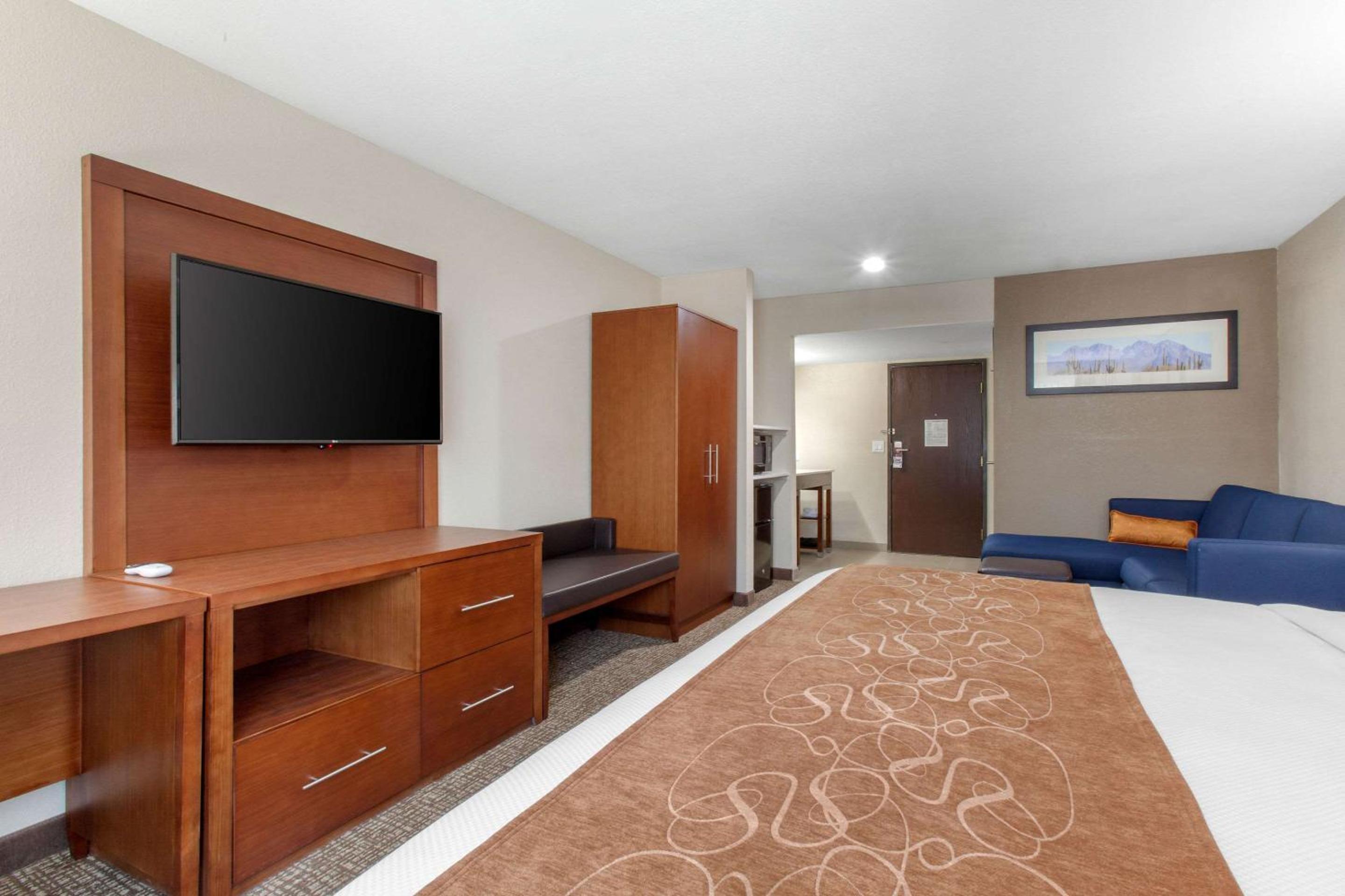King Suite - Disability Access/Non-Smoking photo 2