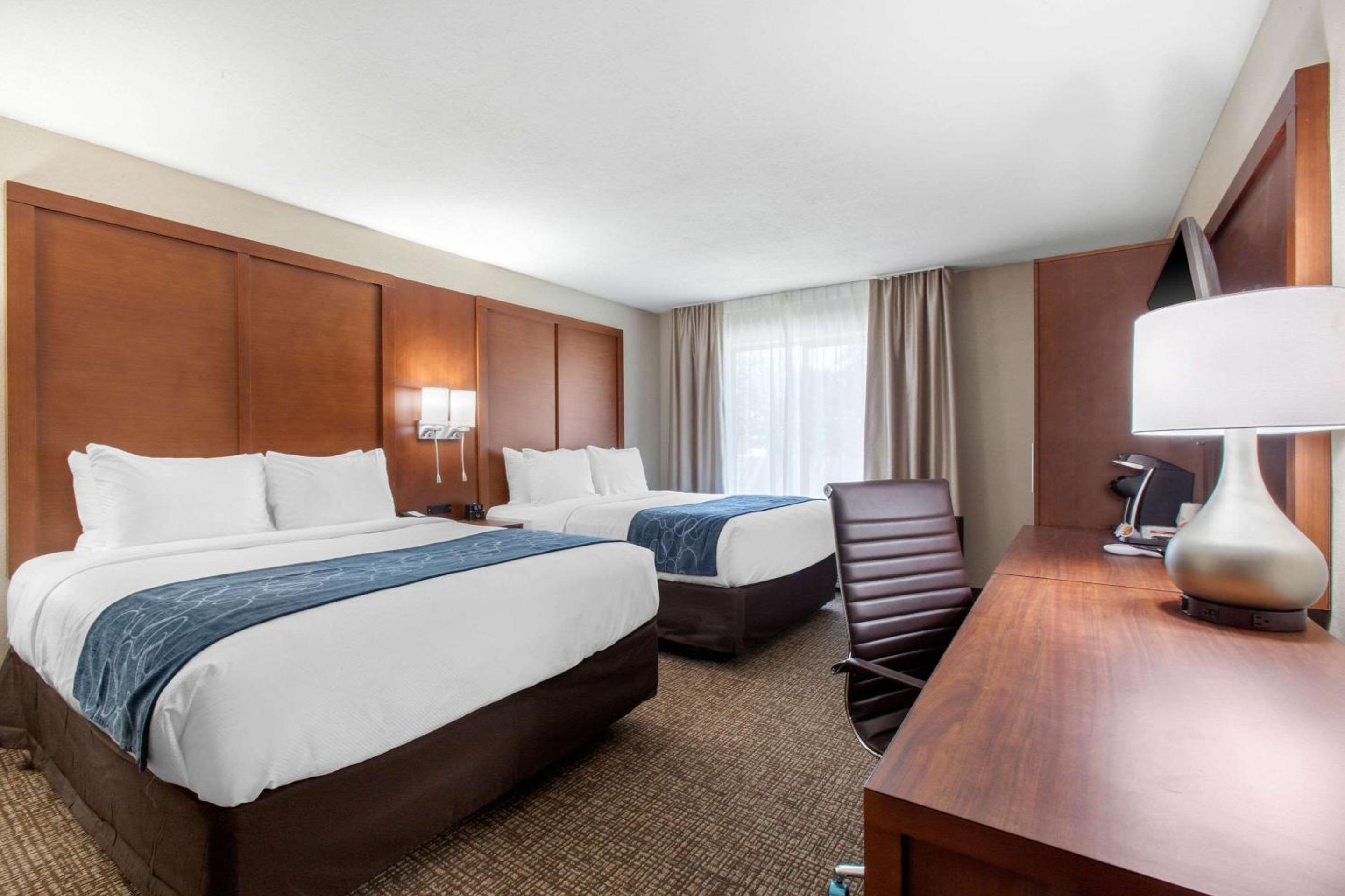 Queen Room with Two Queen Beds - Accessible/Non-Smoking photo 1