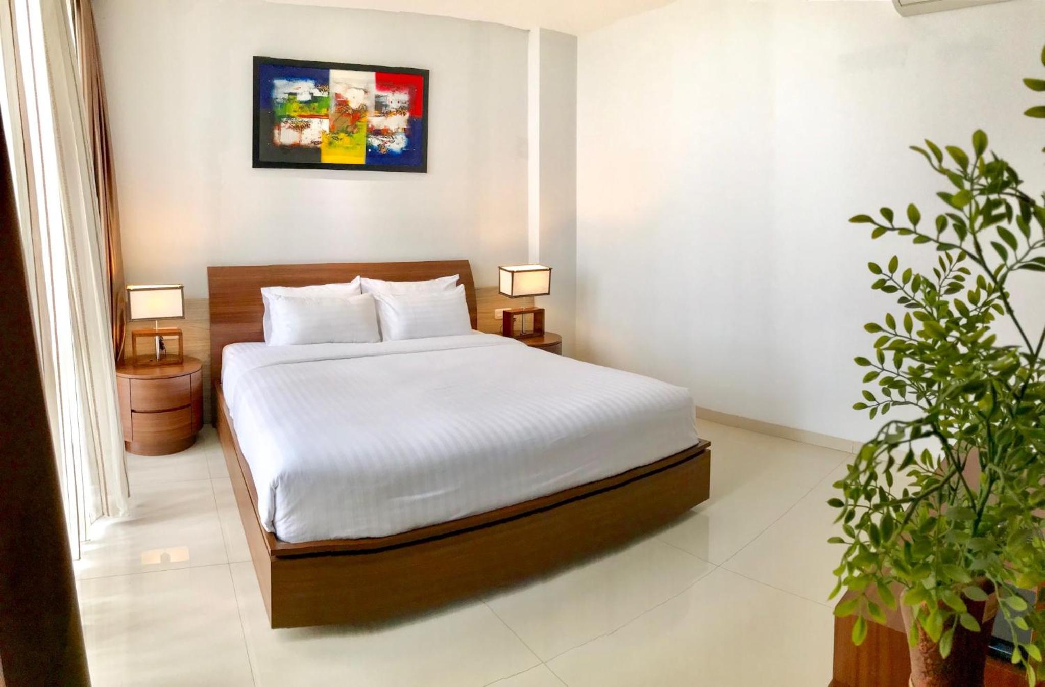 Three-Bedroom Suite - Photo 4