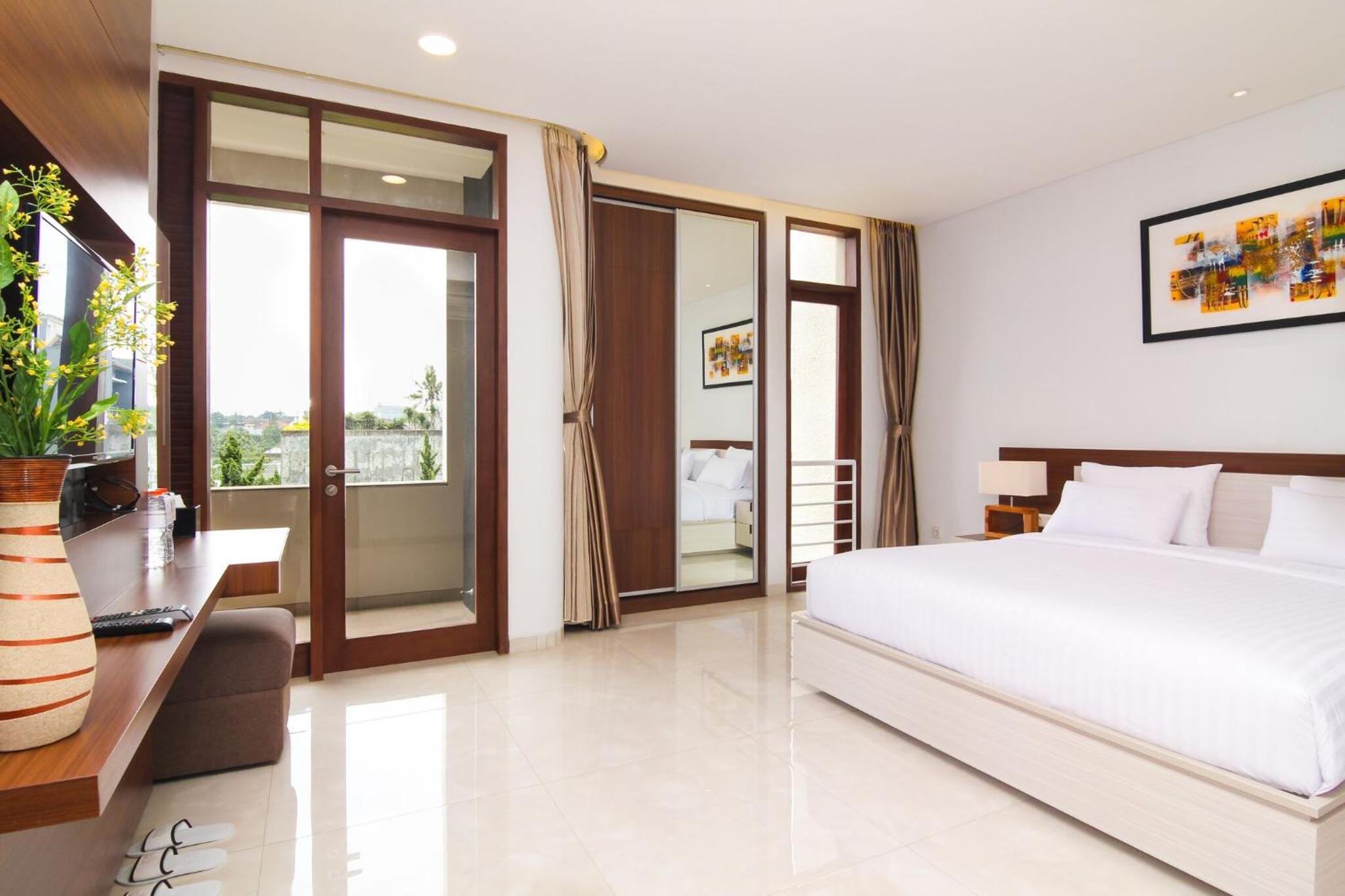 Two-Bedroom Suite - Photo 10
