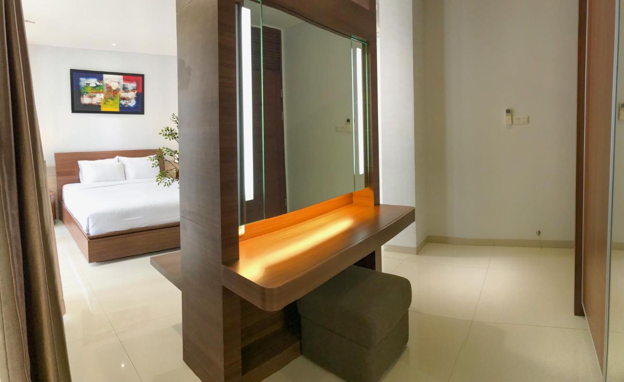 Three-Bedroom Suite - Photo 3