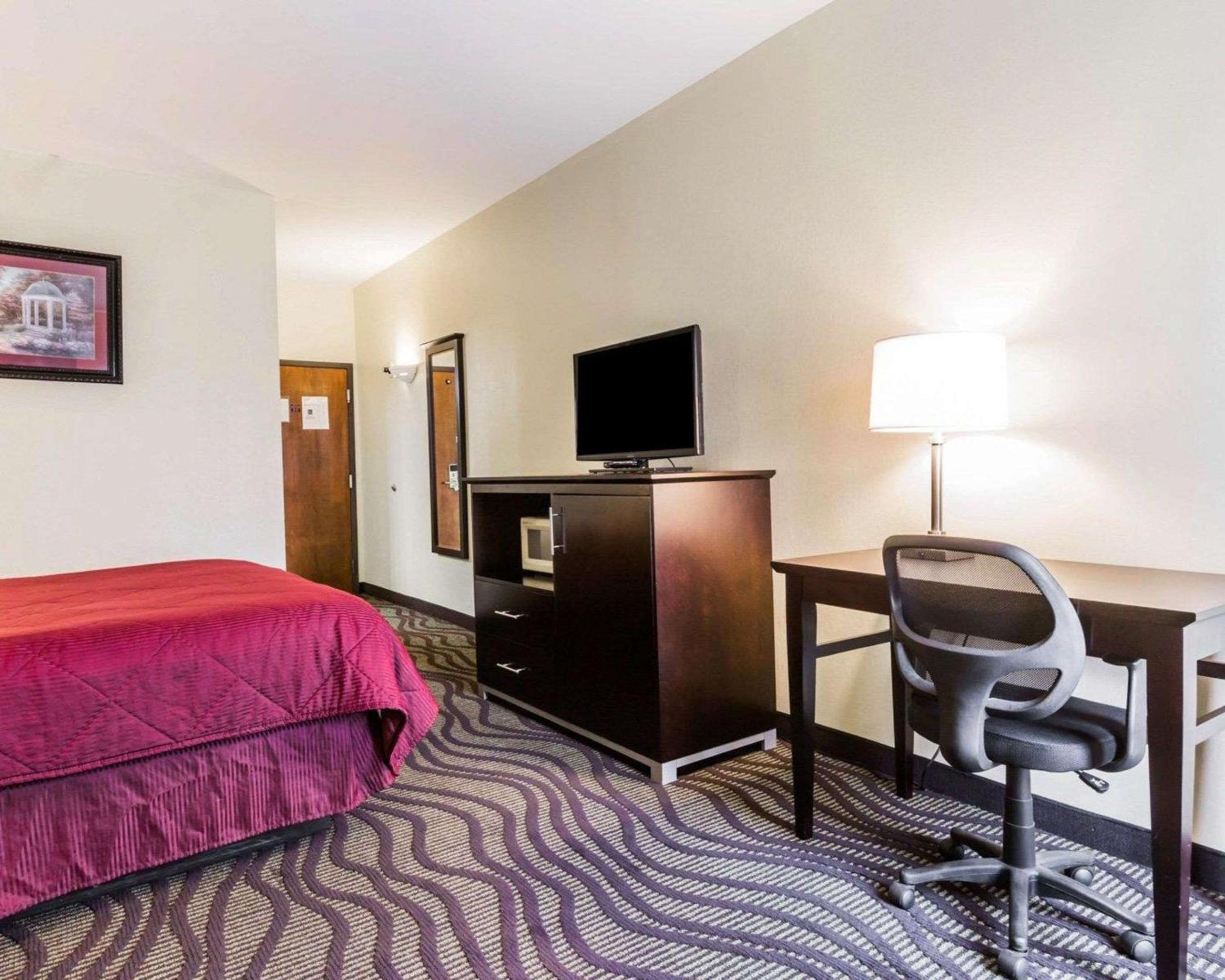 King Room - Non-Smoking photo 2