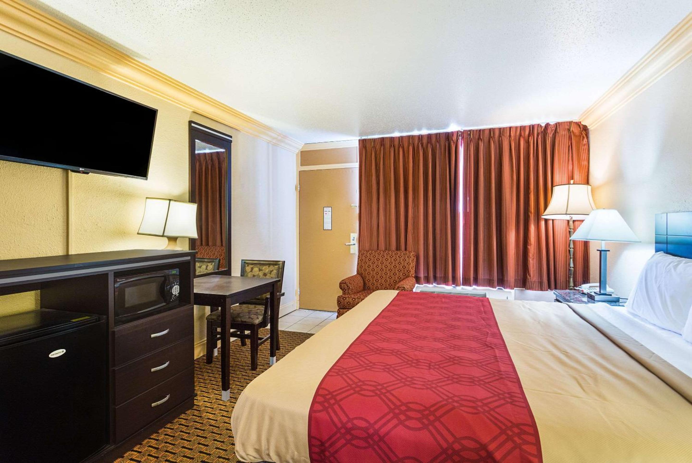 King Room-Disability Access/Non-Smoking photo 1