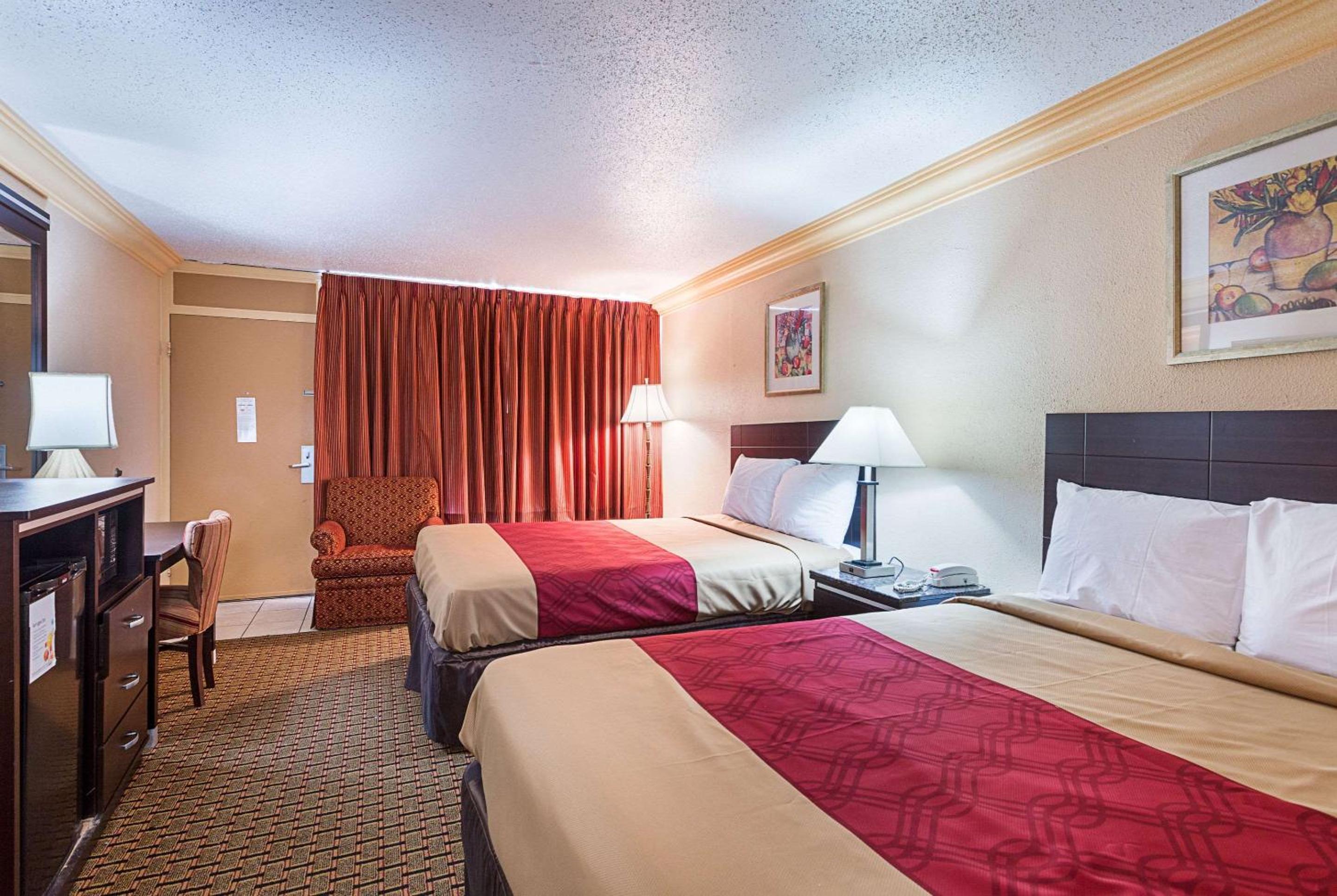 Double Room with Two Double Beds - Non-Smoking photo 1