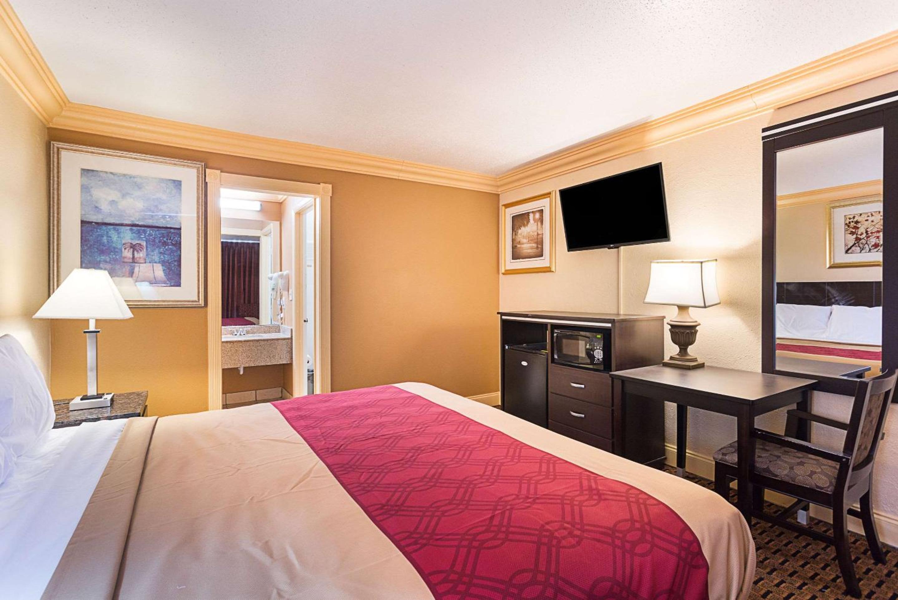 King Room-Disability Access/Non-Smoking photo 3