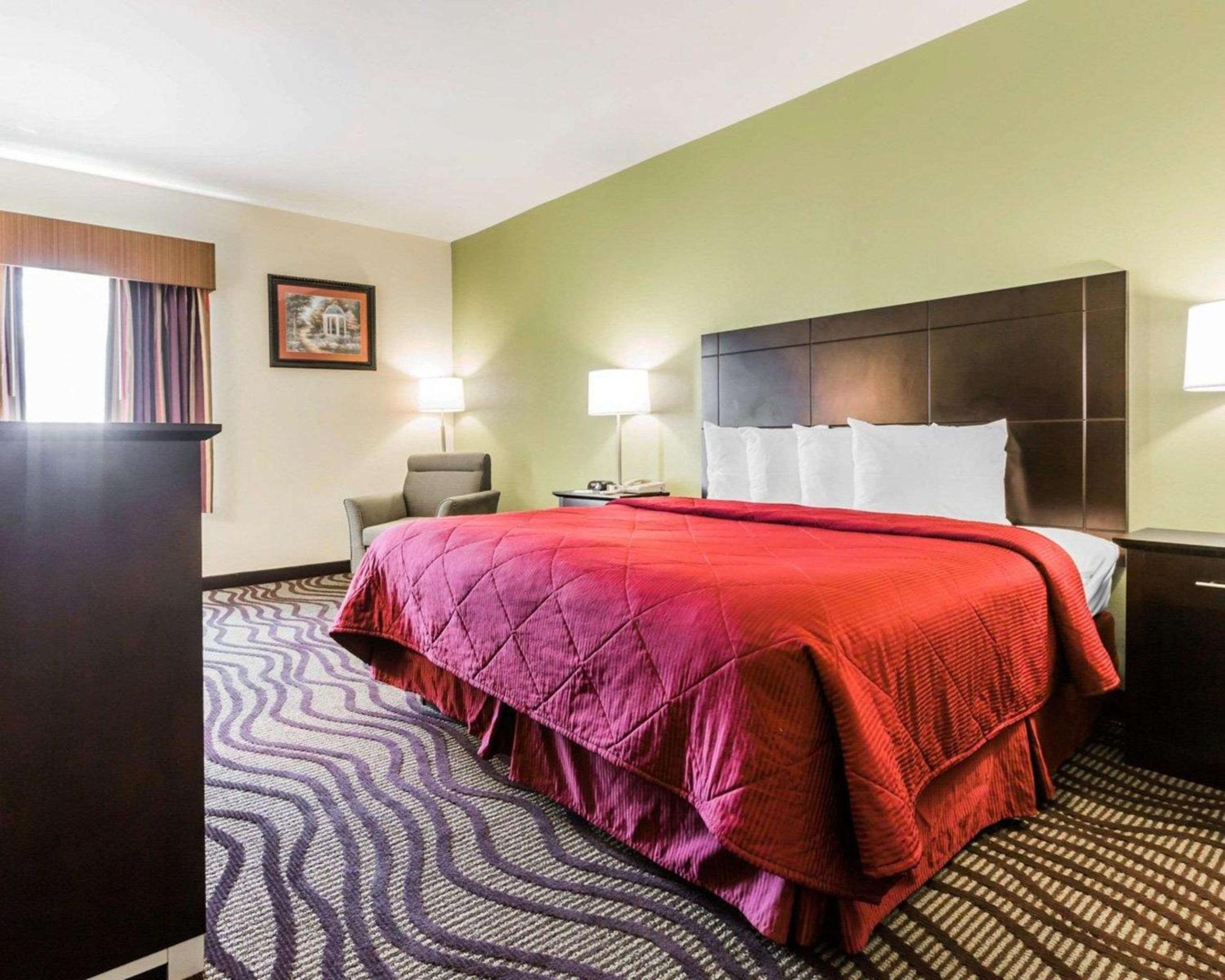 King Room - Non-Smoking photo 3