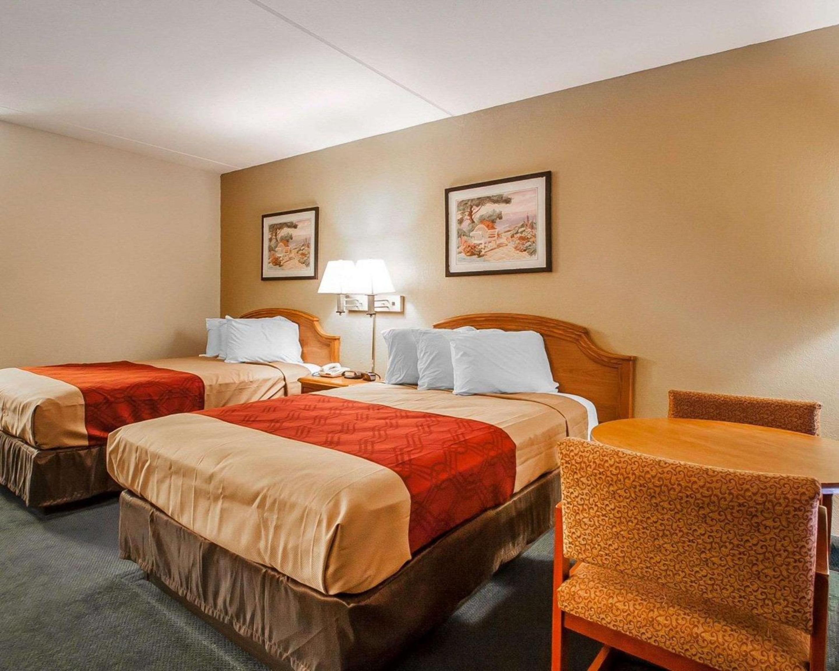 Double Room with Two Double Beds - Non-Smoking - Photo 3