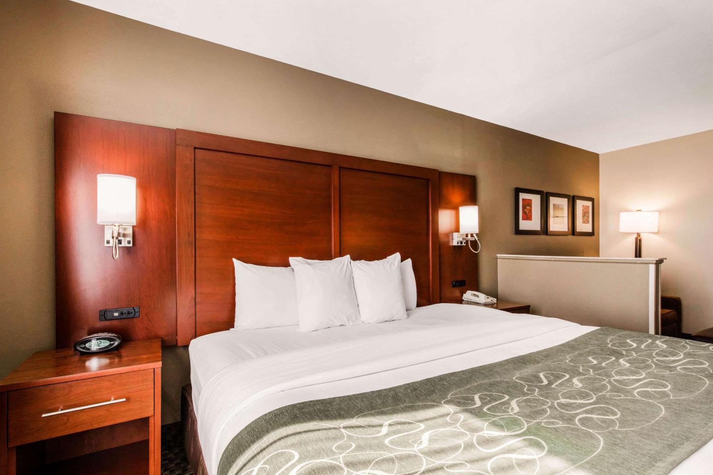 Superior King Suite - Non-Smoking - Photo 1