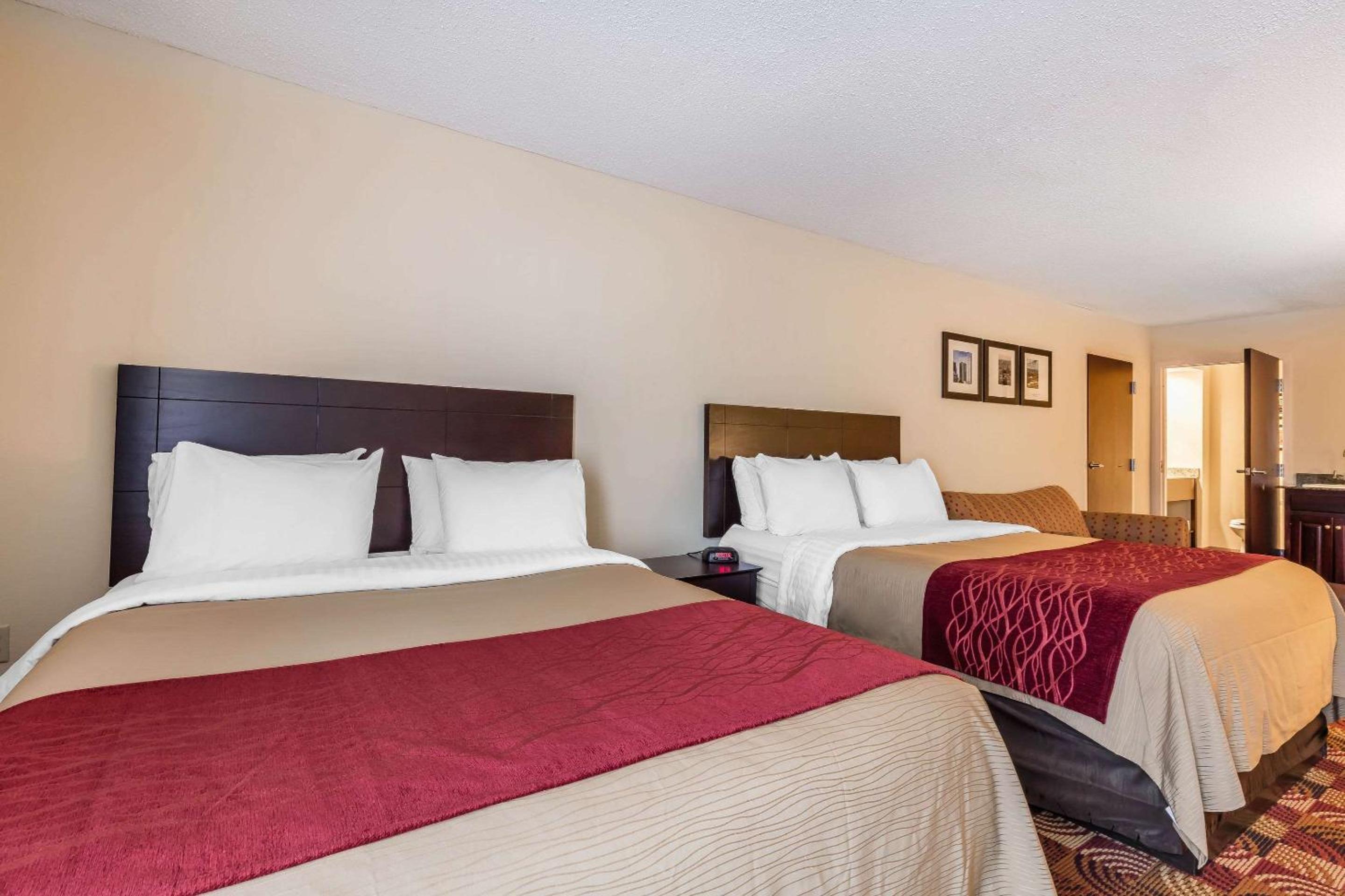 Queen Suite with Two Queen Beds and Sofa Bed photo 2