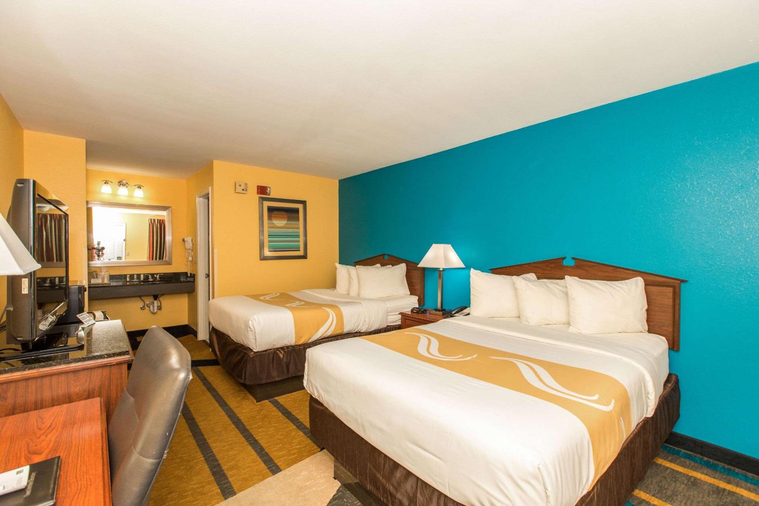Double Room with Two Double Beds - Non-Smoking - Photo 1