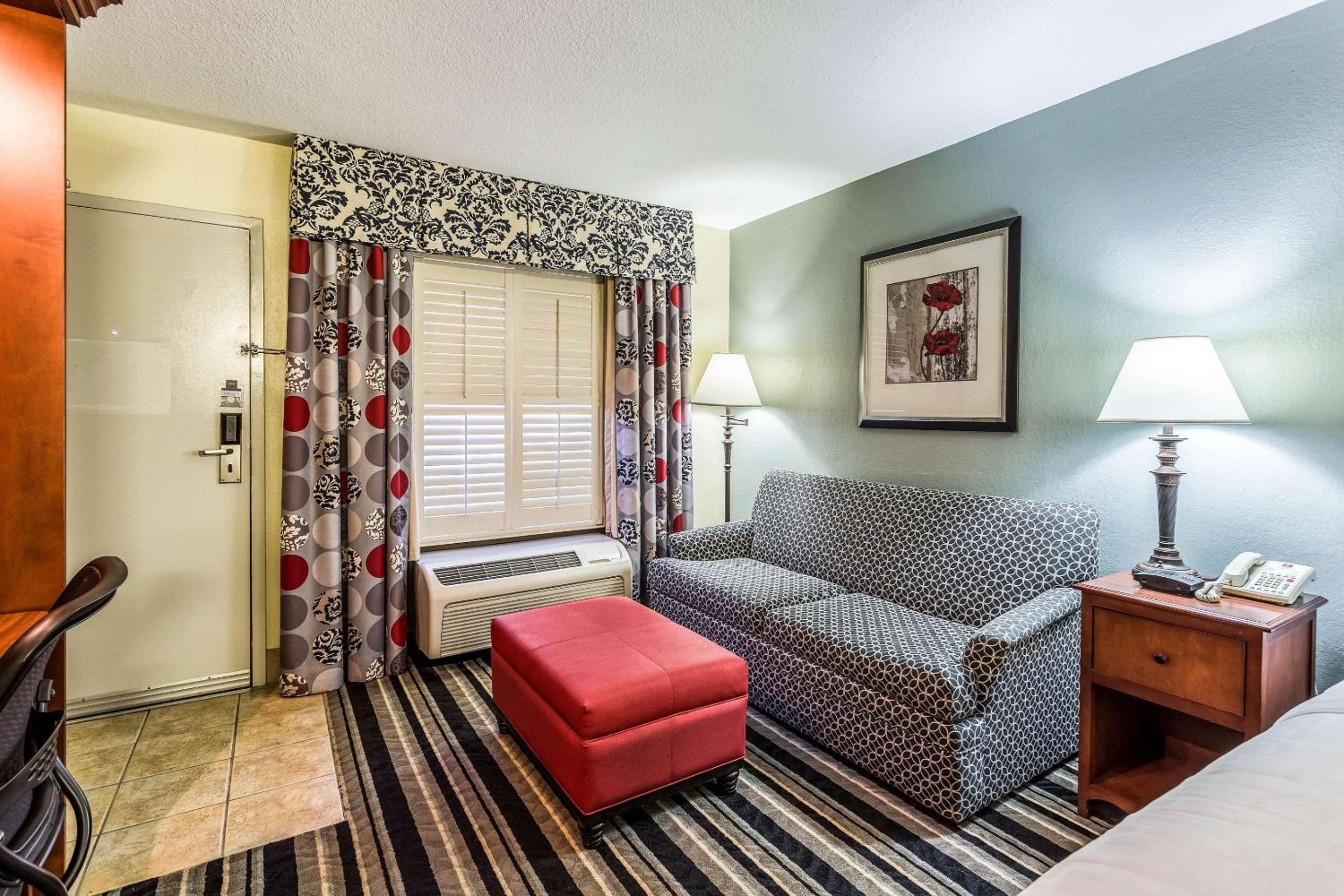 King Room with Sofa Bed - Non-Smoking - Photo 1