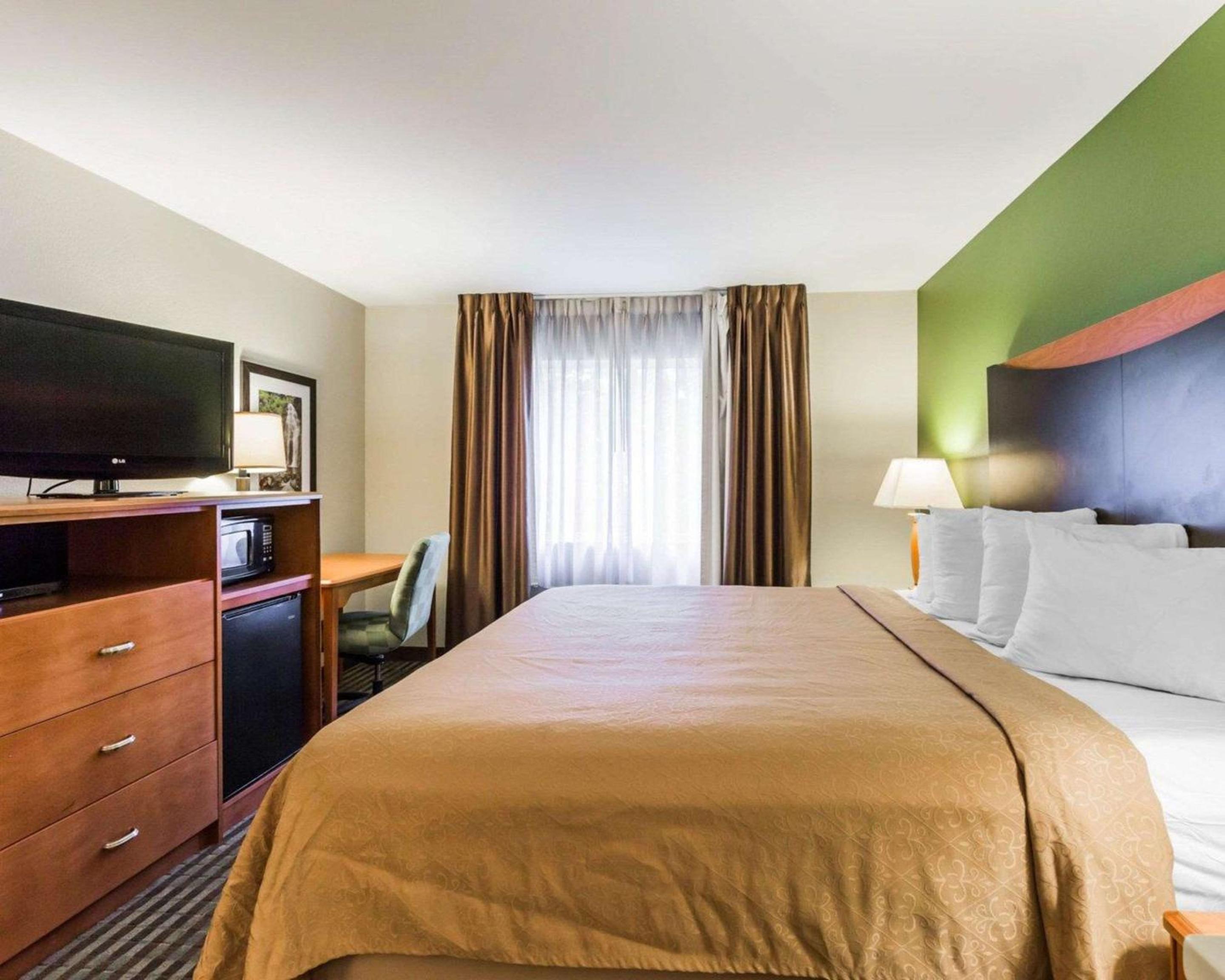 King Suite with Sofa Bed - Photo 4