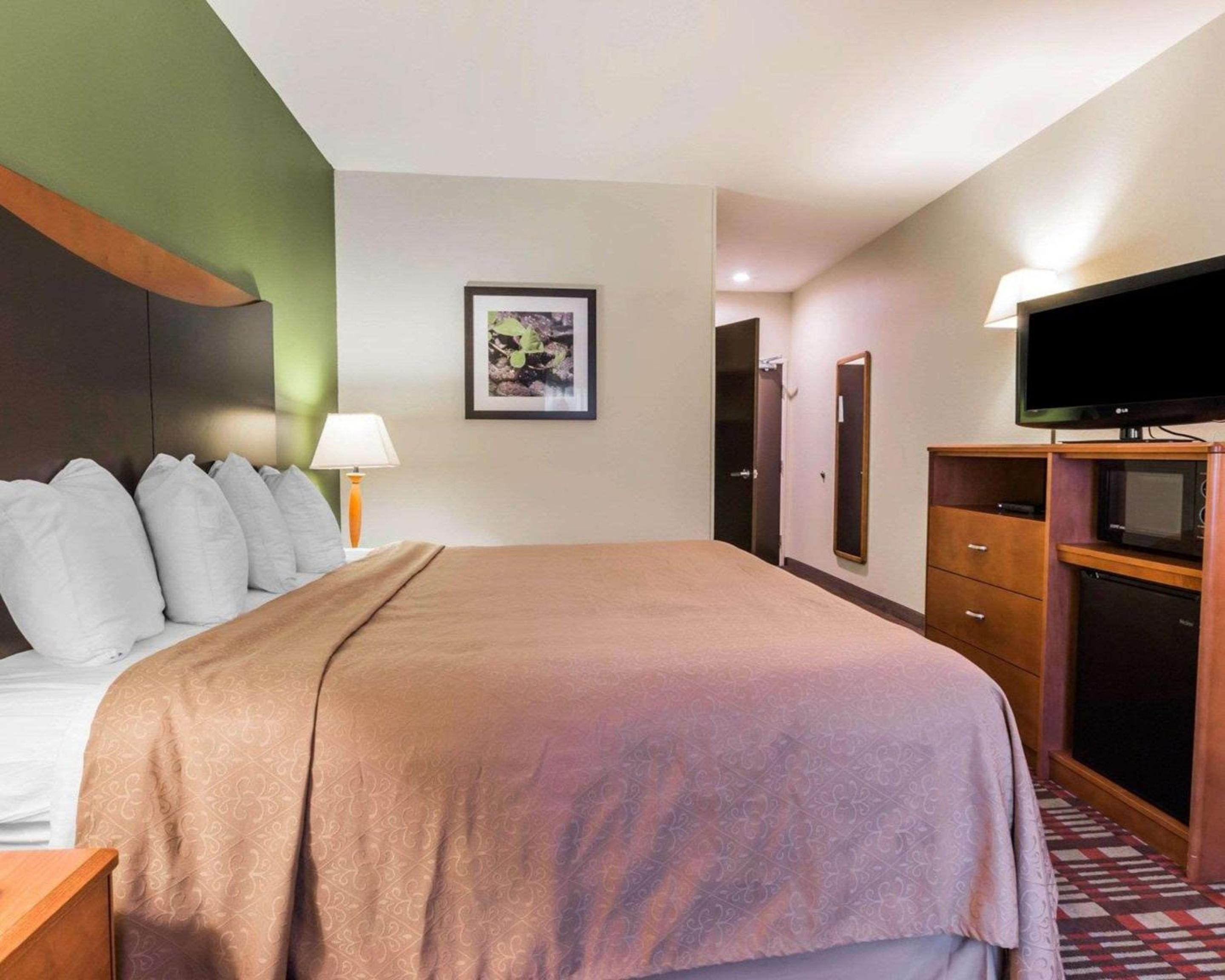 King Suite with Sofa Bed - Photo 5