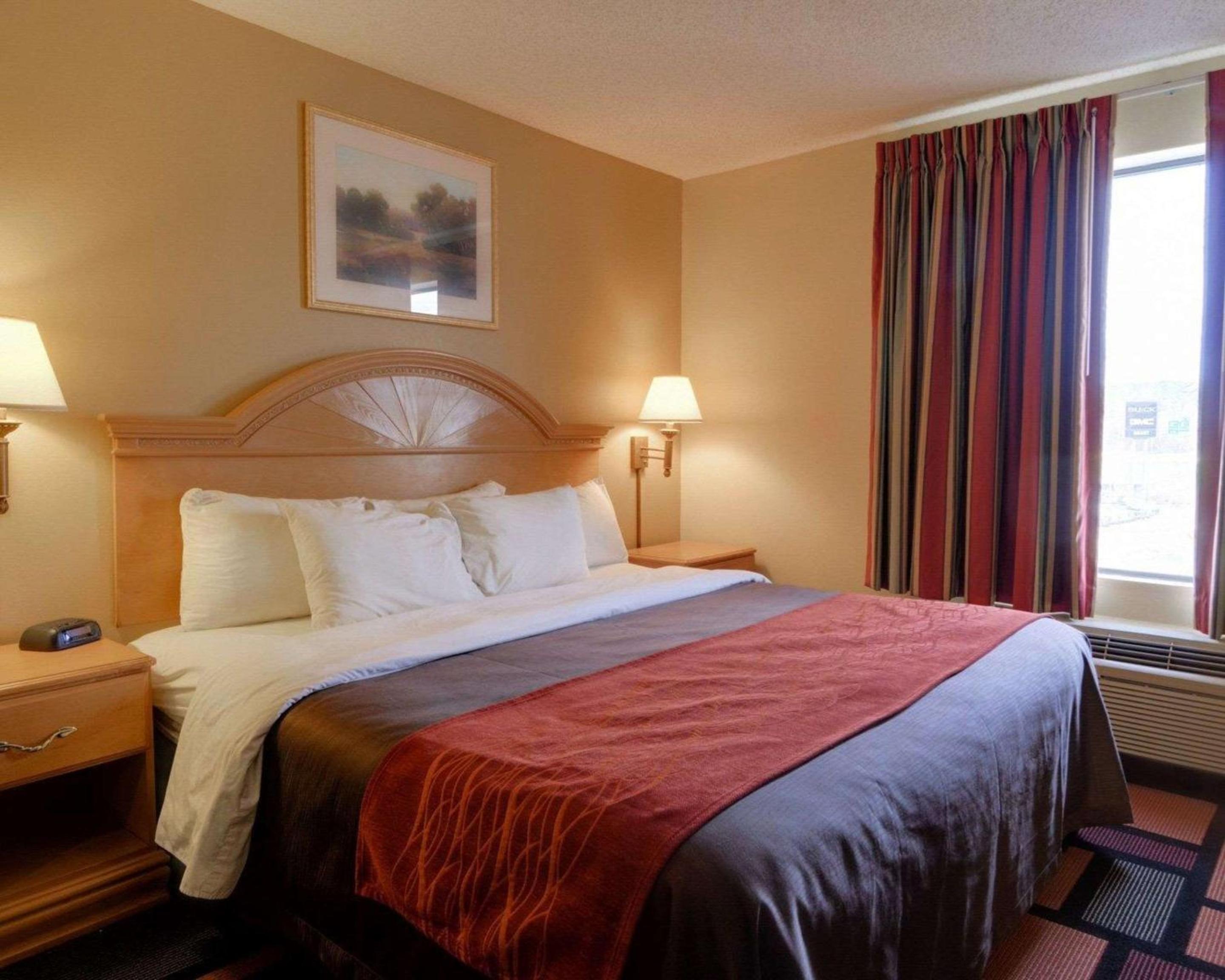King Room - Non-Smoking - Photo 1