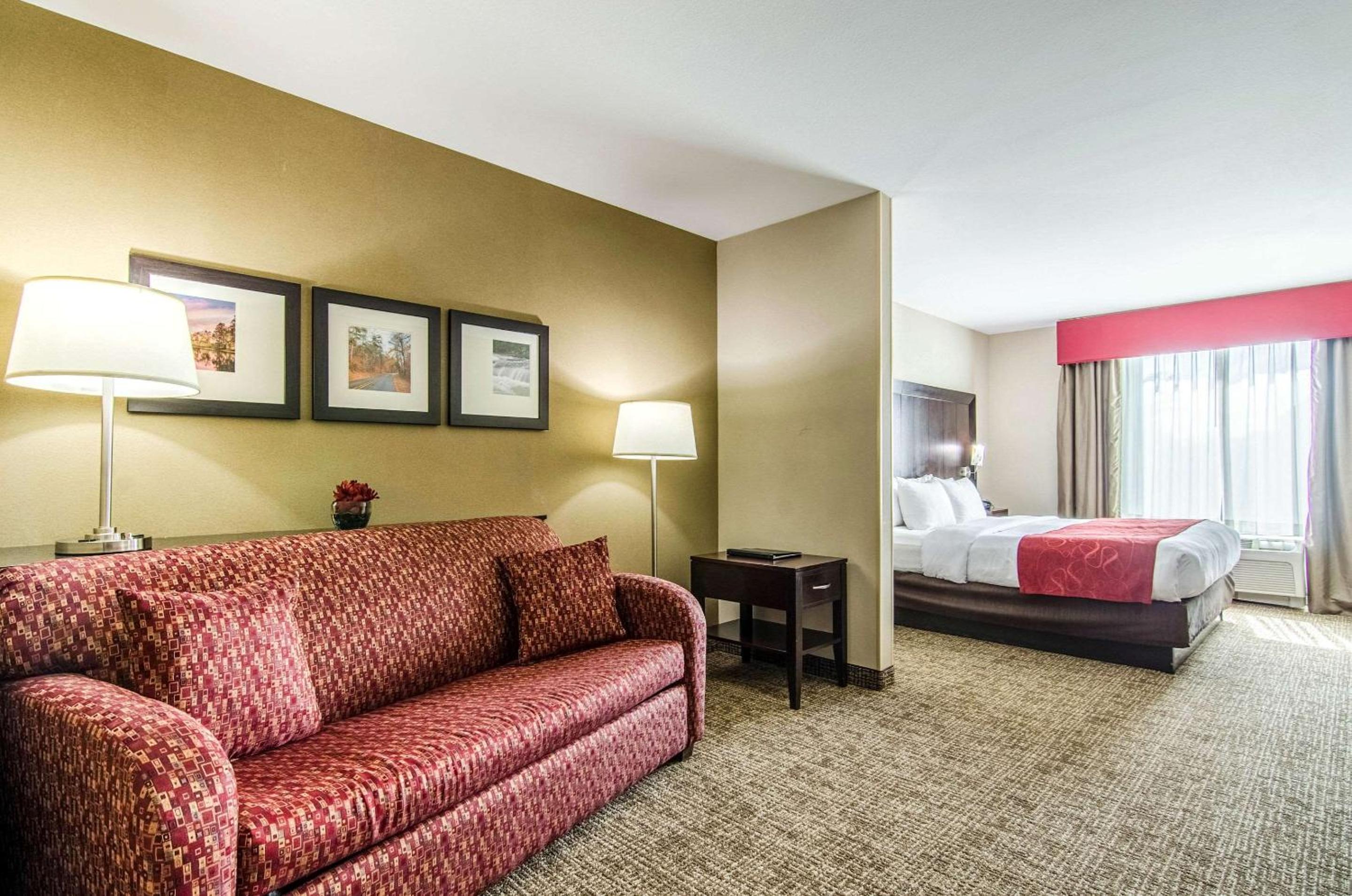 King Suite - Disability Access/Non-Smoking - Photo 1