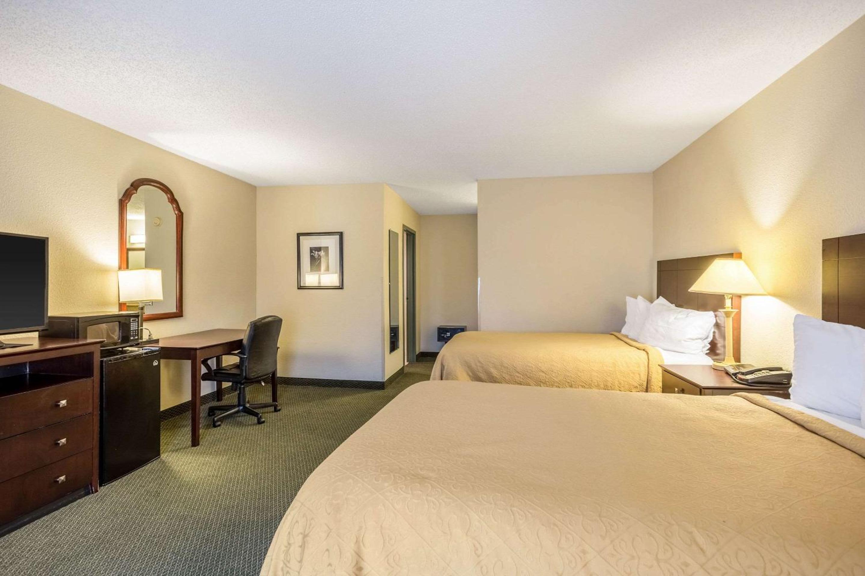 Double Room with Two Double Beds - Non-Smoking - Photo 1