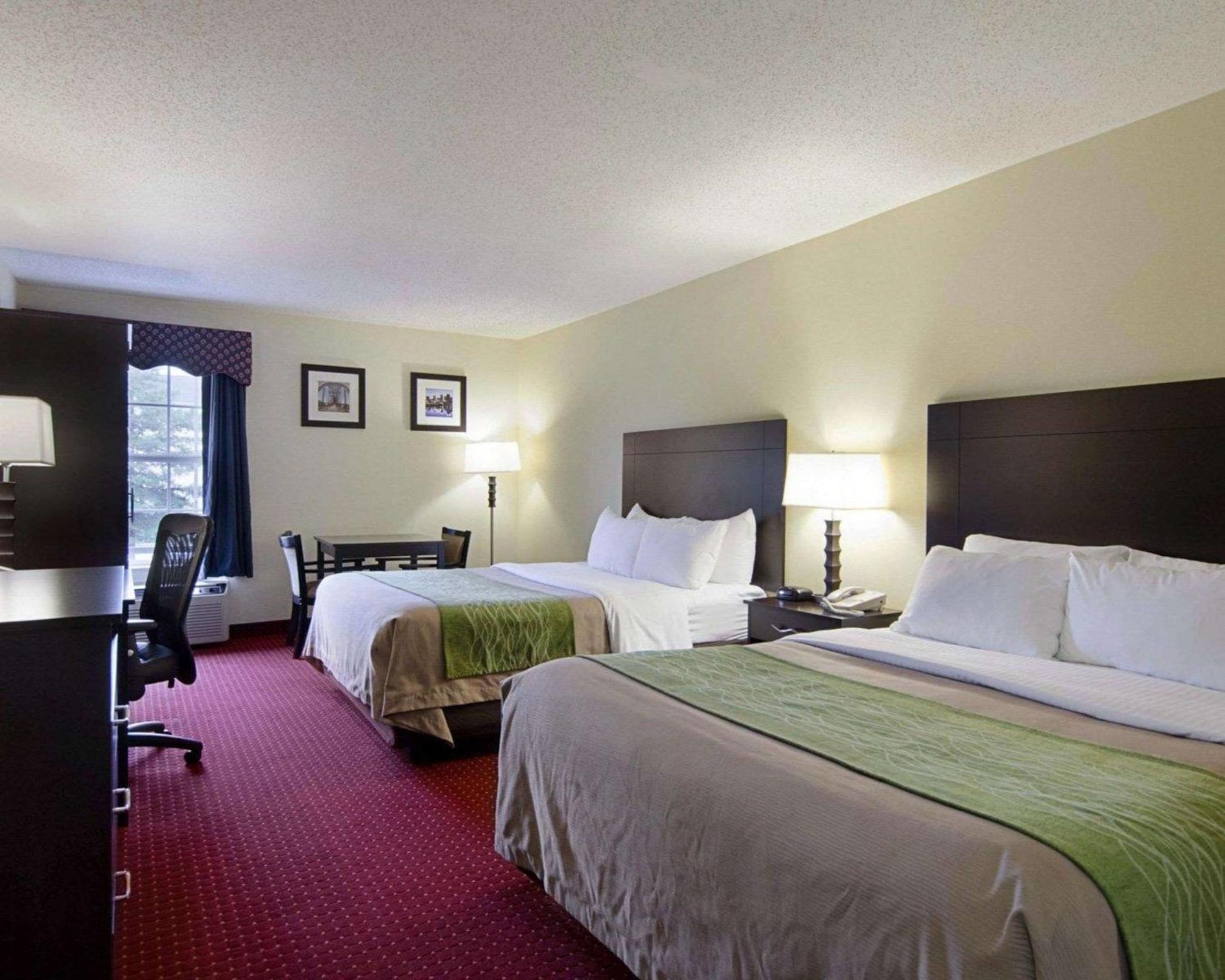 Queen Room with Two Queen Beds - Non-Smoking - Photo 1