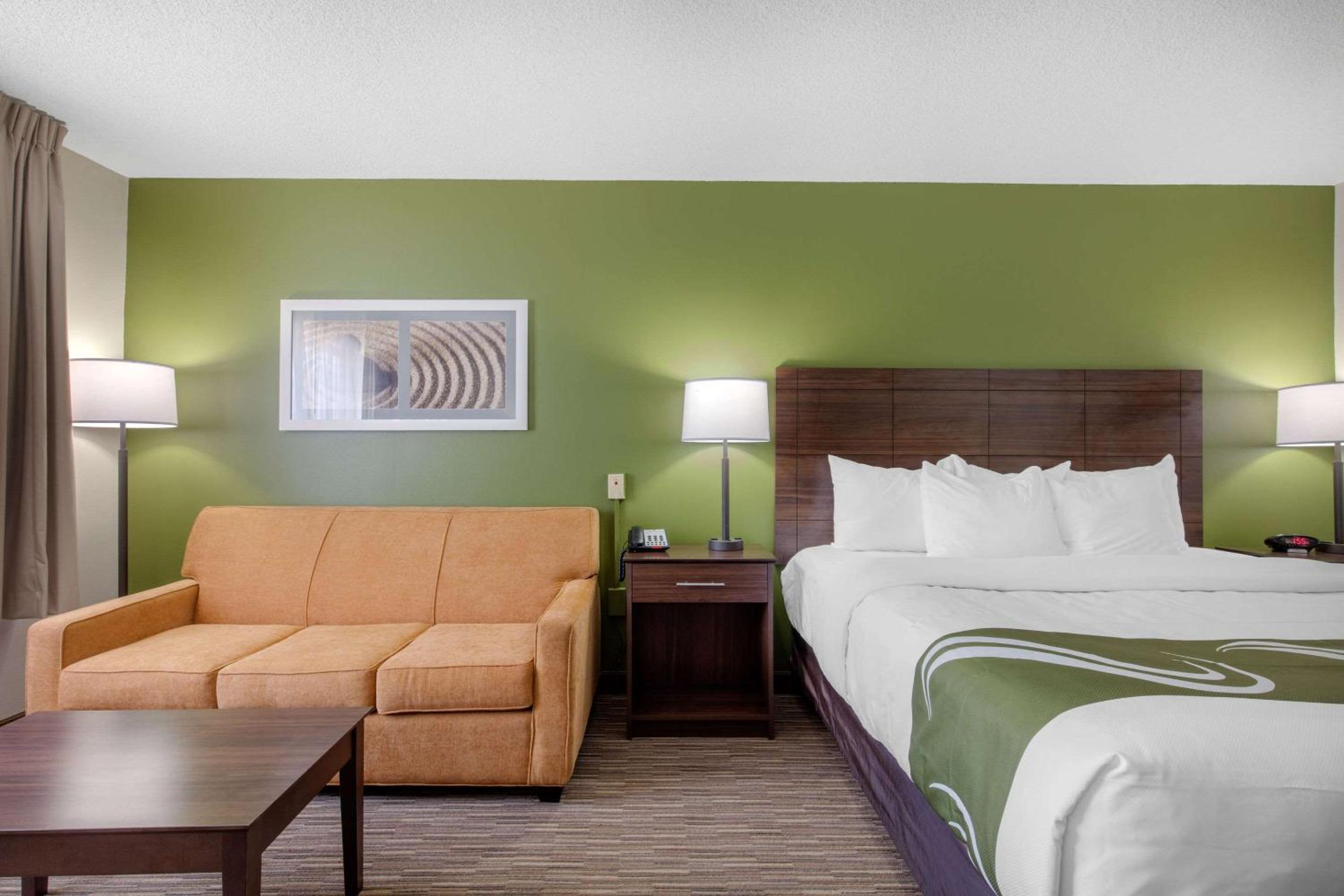 King Room - Non-Smoking - Photo 1