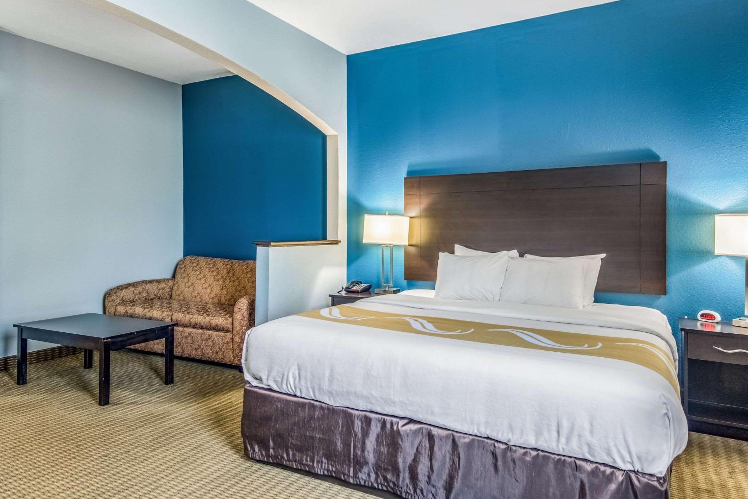 King Suite with Sofa Bed - Photo 4
