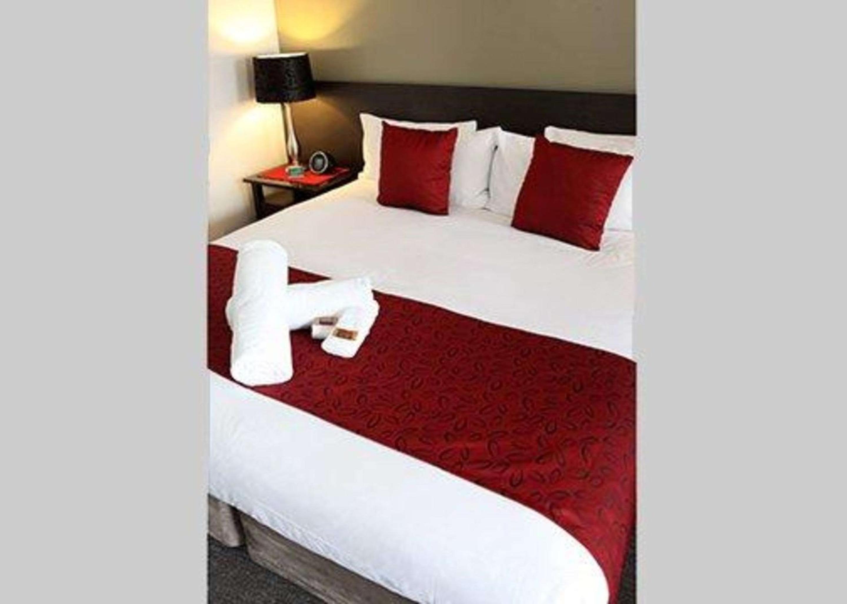 King Room - Non-Smoking - Photo 12