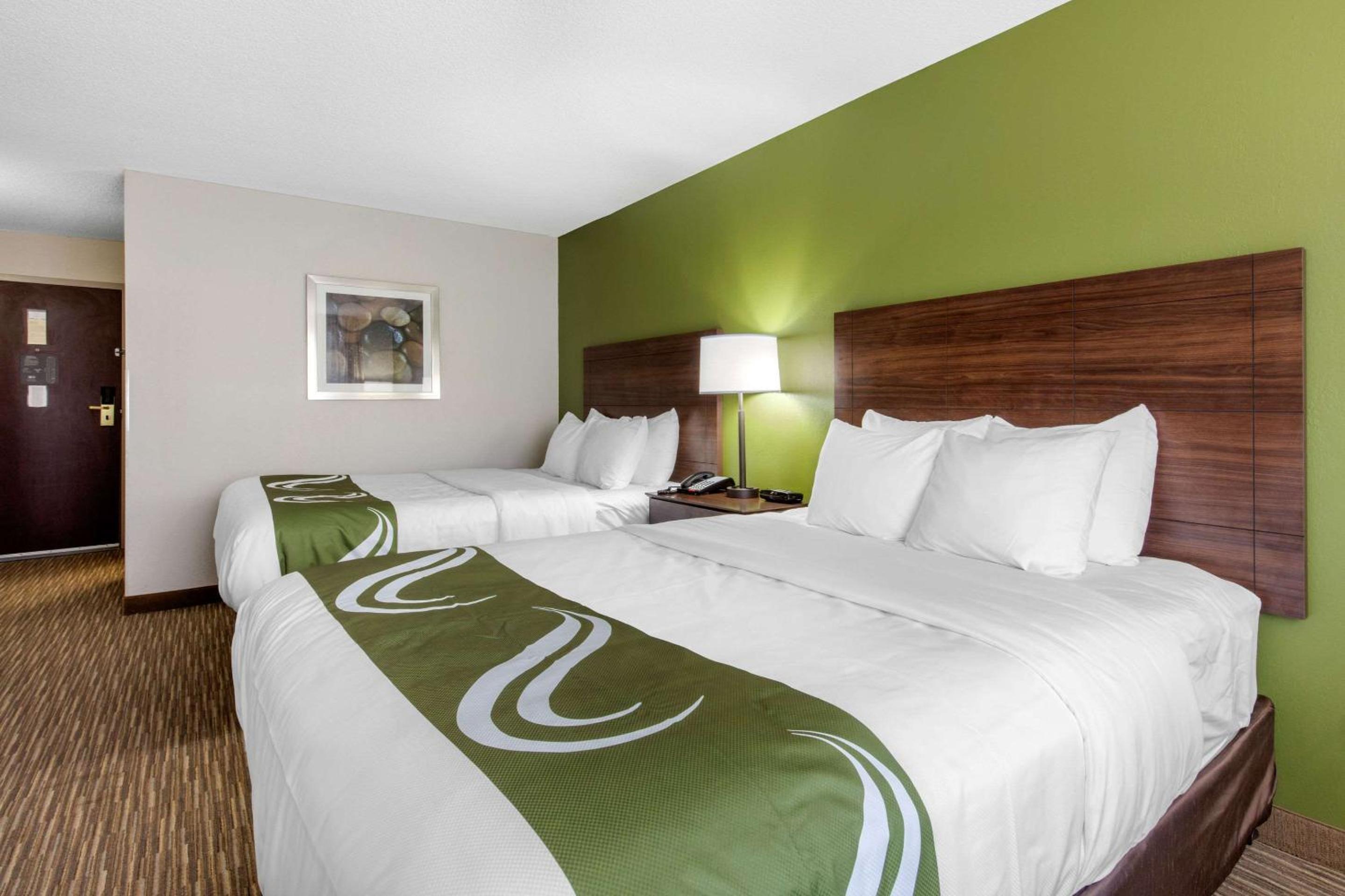 Queen Room with Two Queen Beds - Non-Smoking - Photo 1