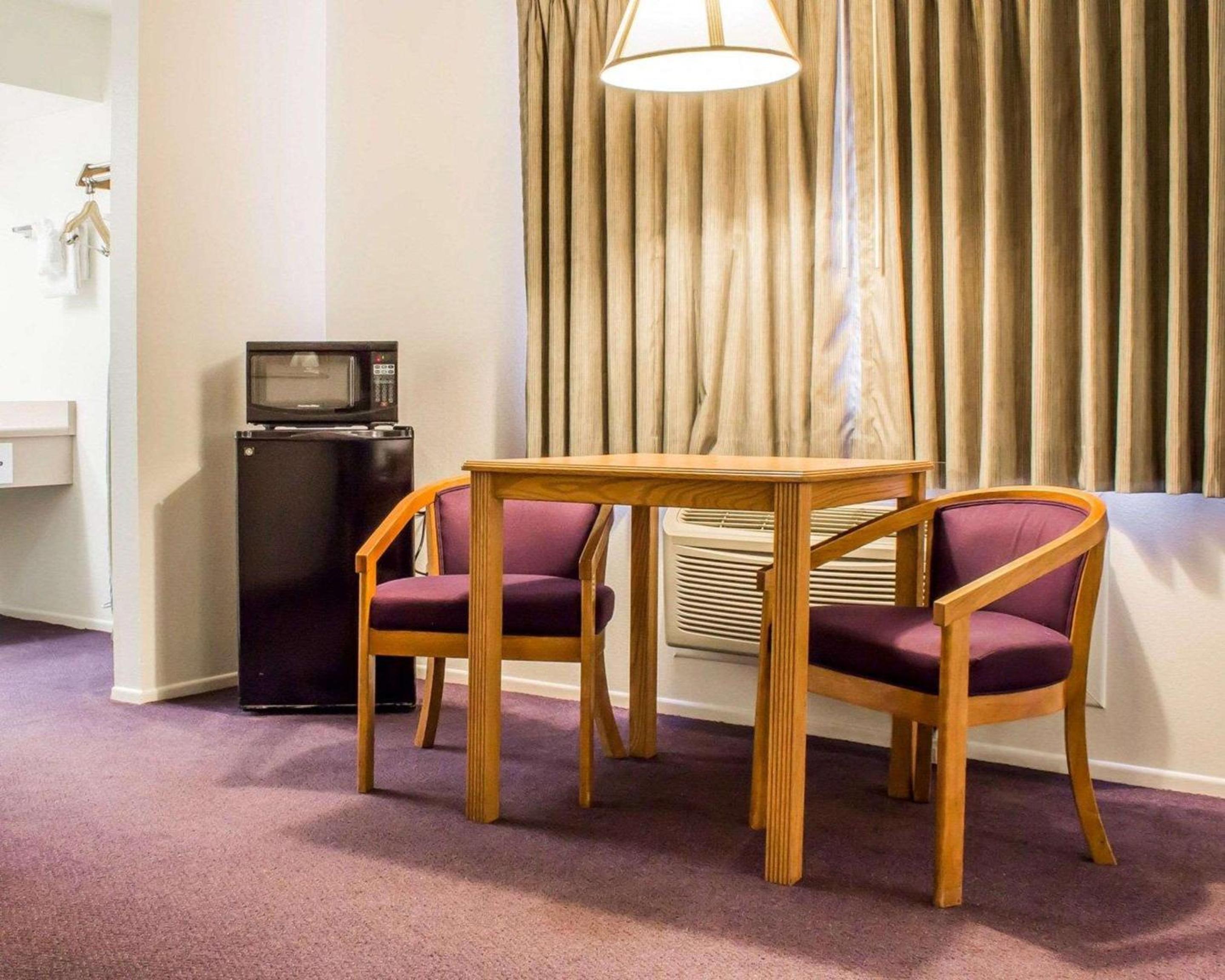 King Room - Non-Smoking