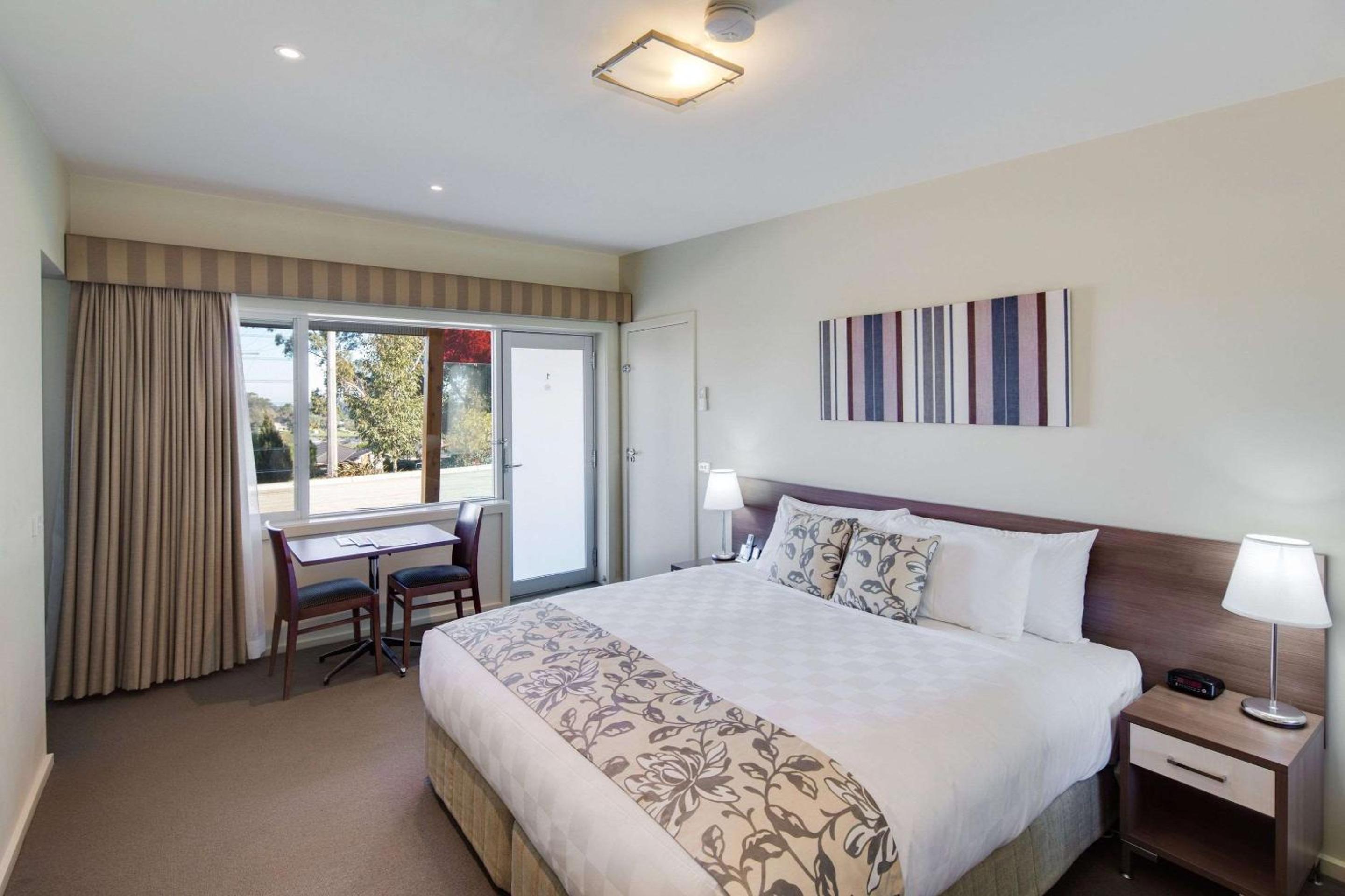 Executive King Room - Photo 7