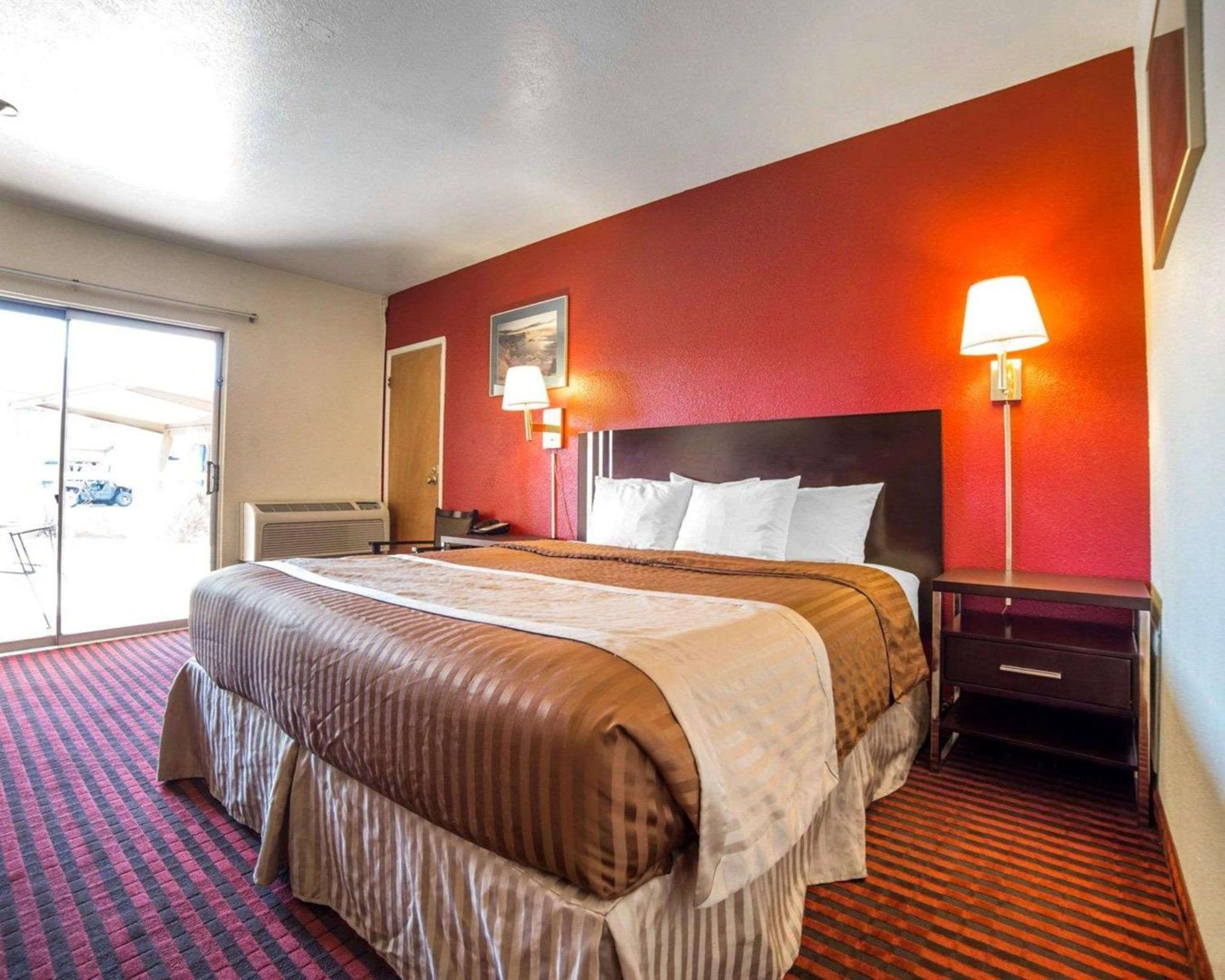 King Room - No Pets Allowed - Photo 1
