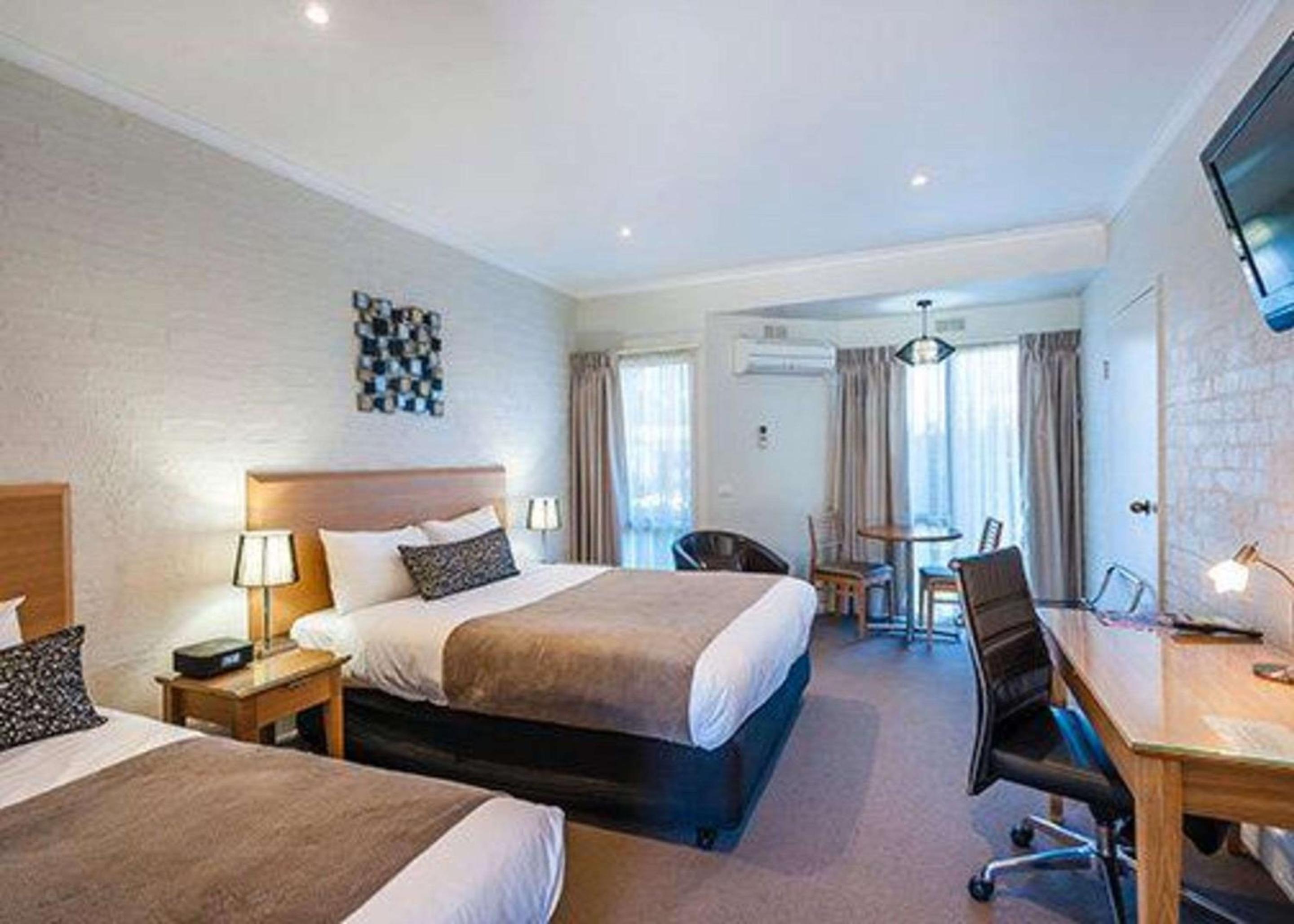 Standard Twin Room - Photo 8