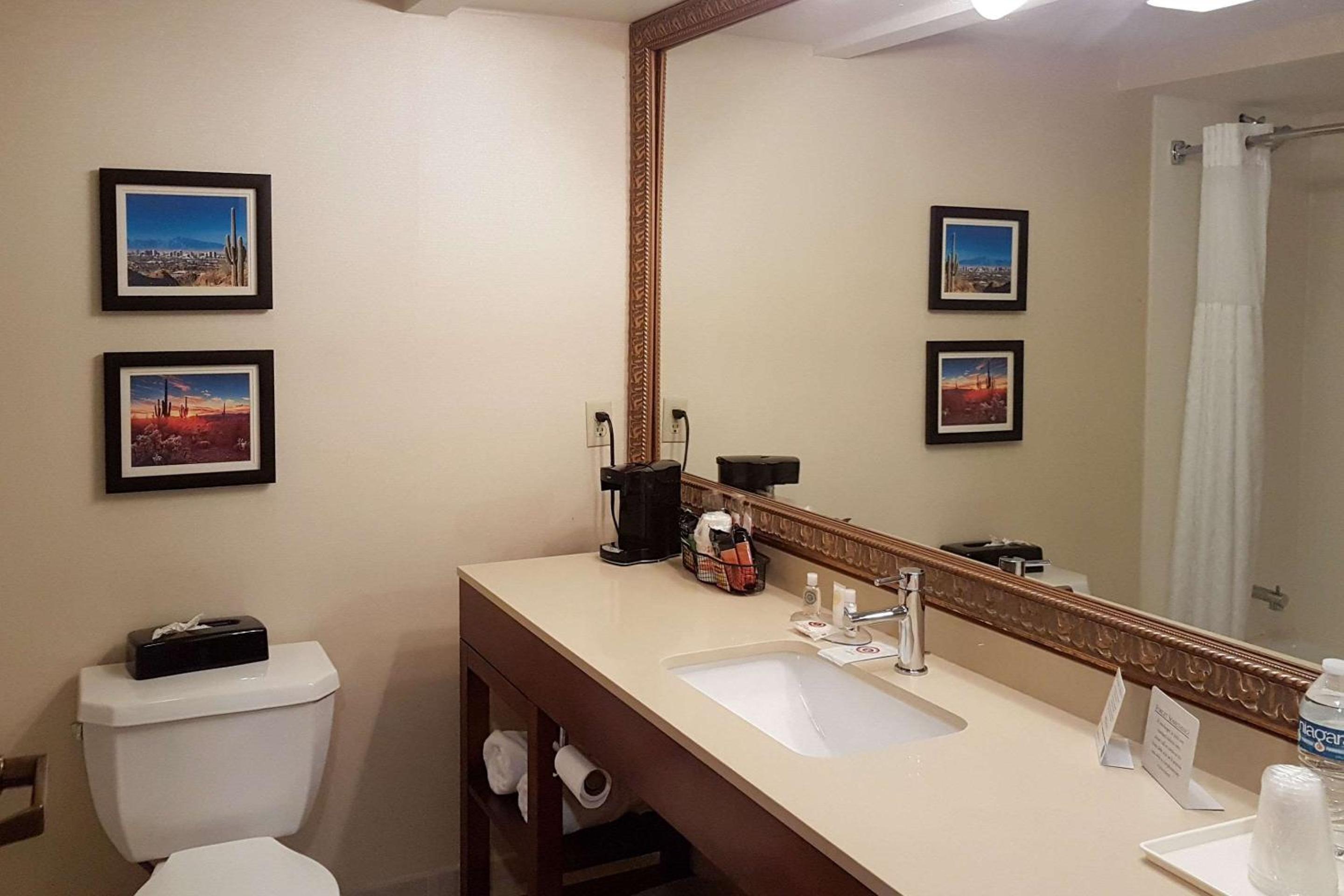 King Room - Non-Smoking - Photo 5
