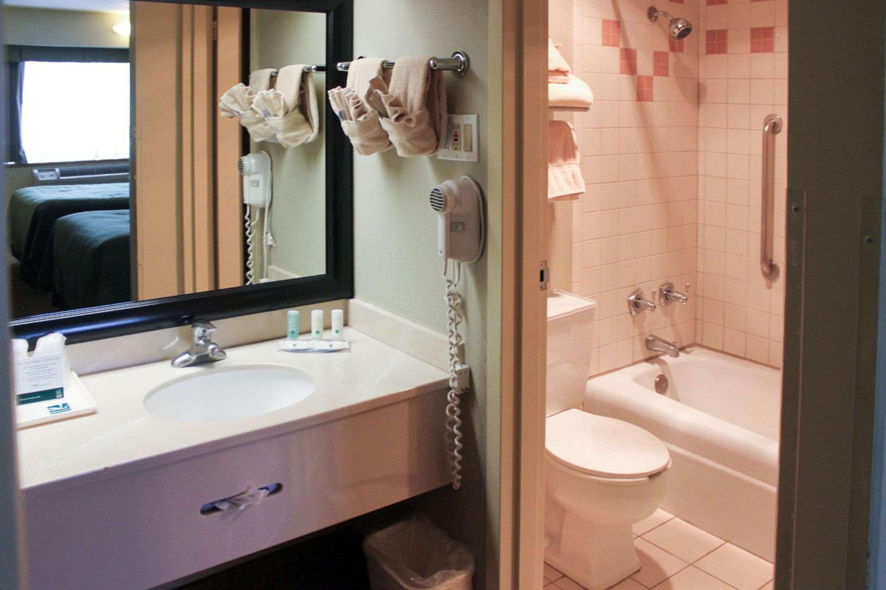 Double Room - Photo 2