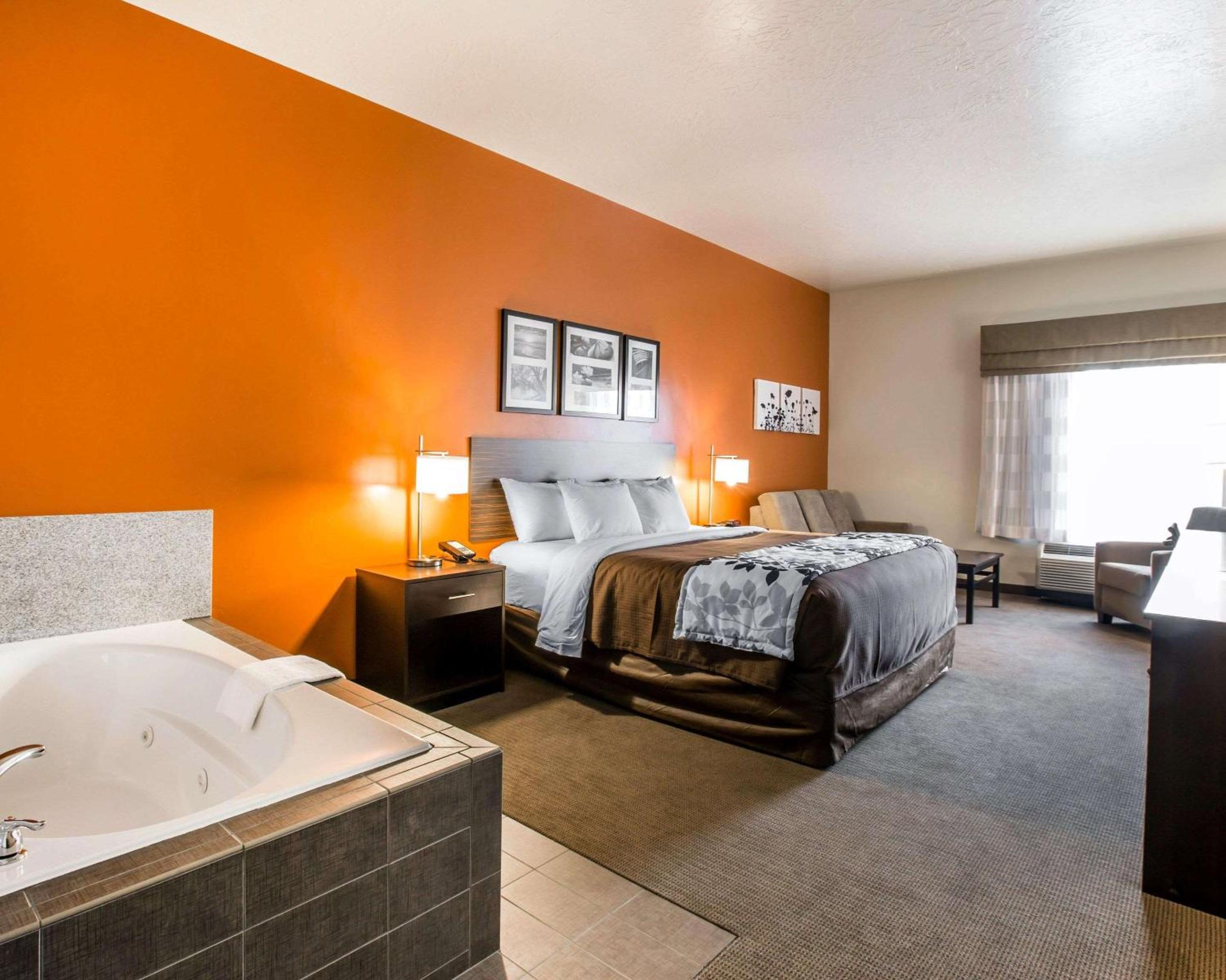 Junior Suite with King Bed - Non Smoking photo 2