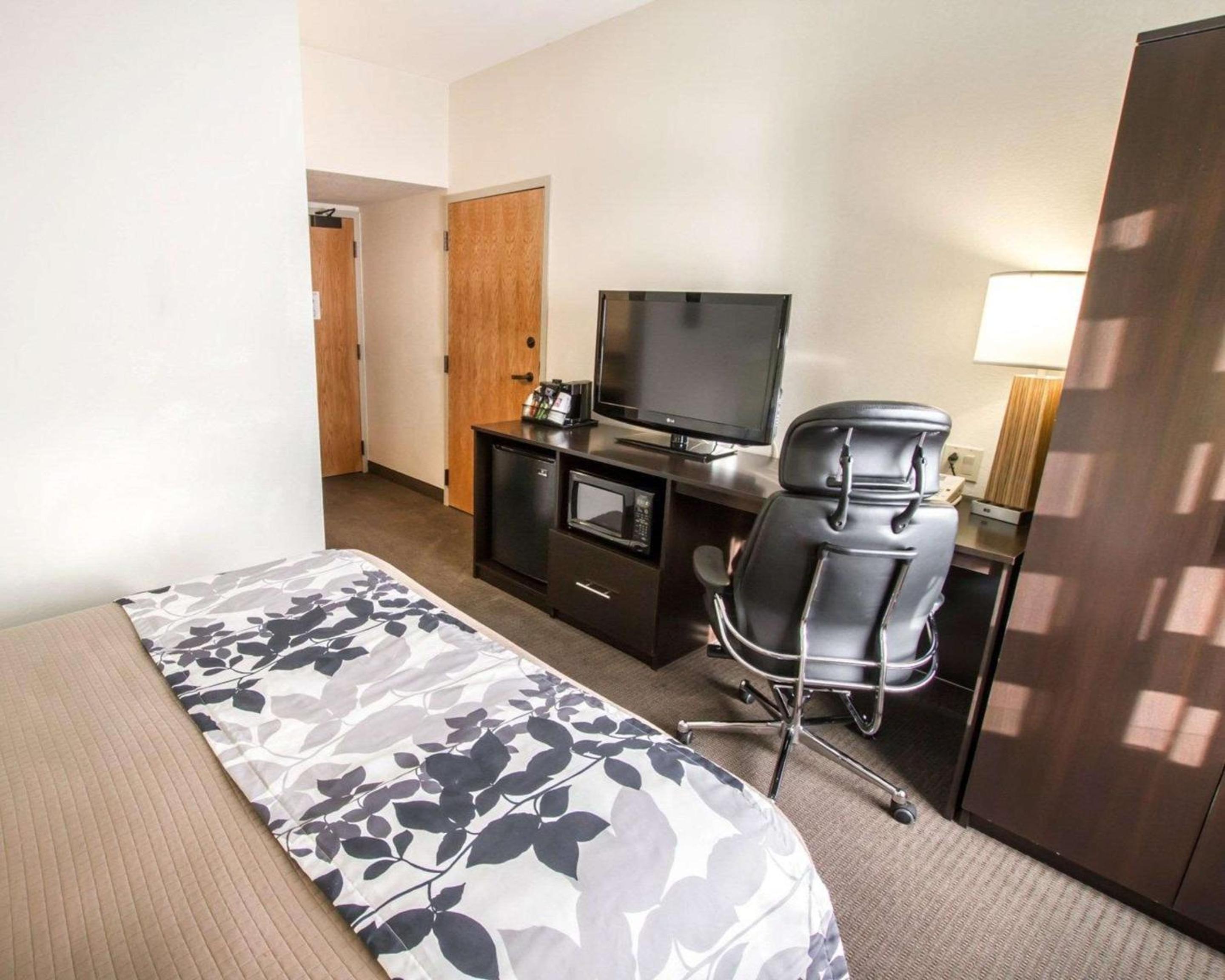 Double Room with Two Double Beds - Photo 5